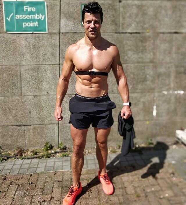 191cm/103kg - 5K @ steady pace - 23:57.
-
We can all post the things we are good at but what weaknesses are you working on in lockdown?
-
#5k #5krun #running #runclub #runlondon #batterseapark #workingonweaknesses #cardio #cardibro #turfgames #builto