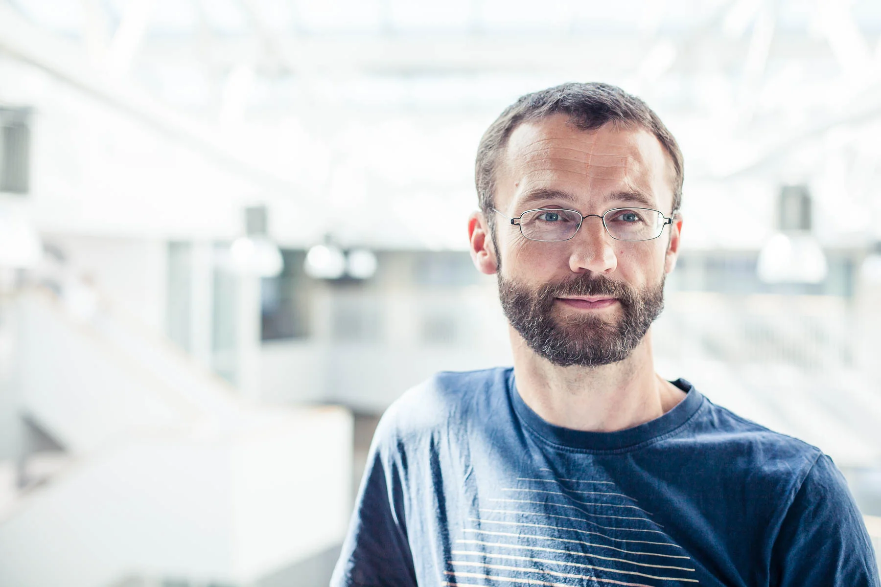 Torben Lauritzen Senior Software Engineer Torben has software development experience from a wide variety of businesses, including bioinformatics, health, and currency trading. He has previously been working at Aarhus University, CLC bio (now Qiagen), CSC (now DCX) and Danske Bank, at which places he had the opportunity to work with the full stack, ranging from databases, backend, and frontend, to deployment and operations. Torben holds an MSc in computer science from Aarhus University.