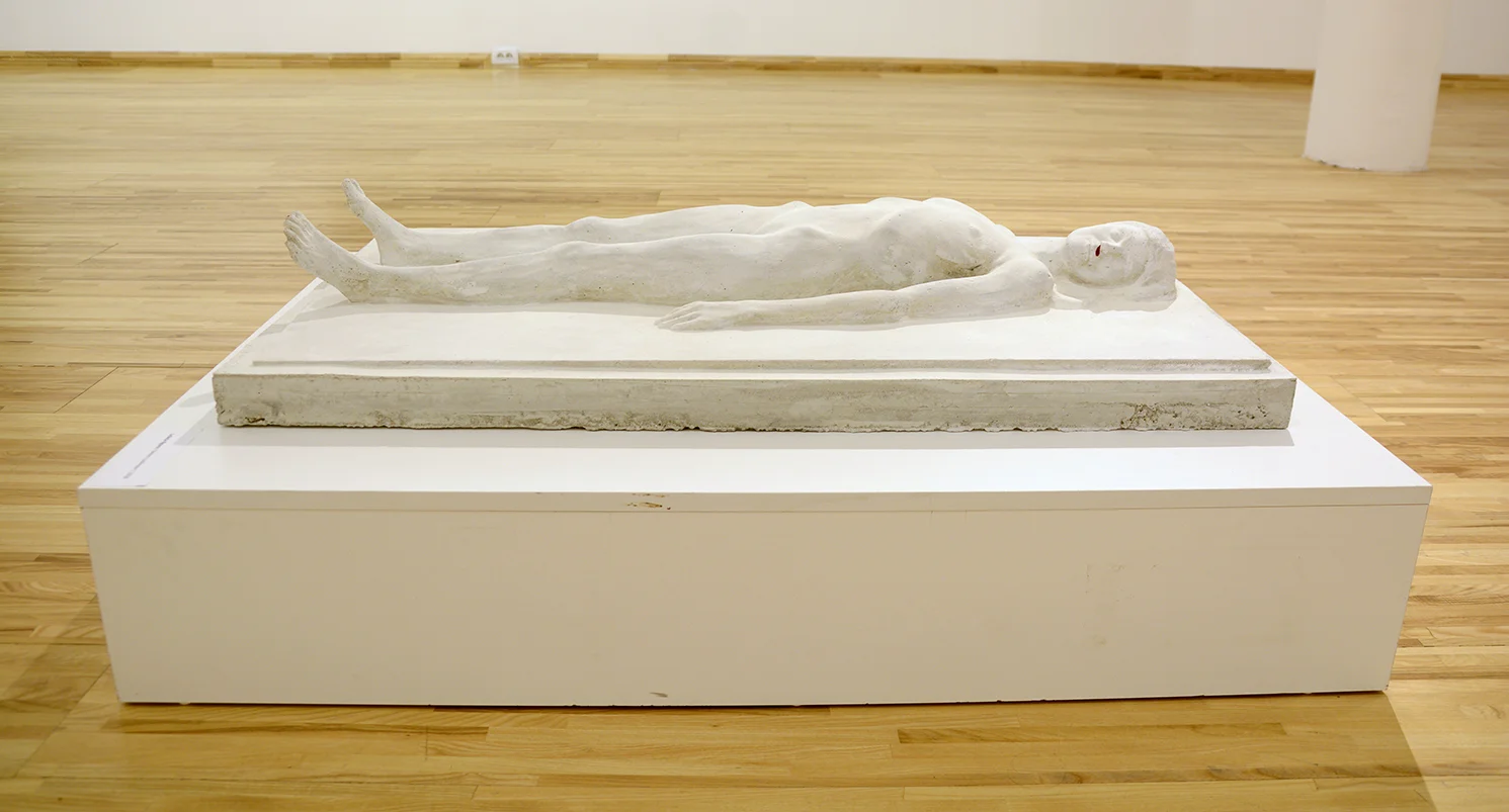 Lying figure (detail) / concrete and polyester / 2018