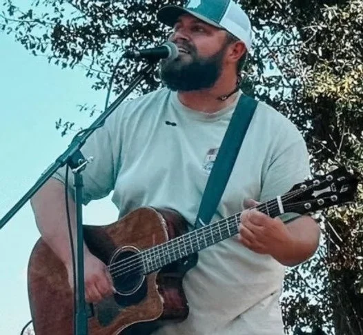 Live Music with Justin Huff