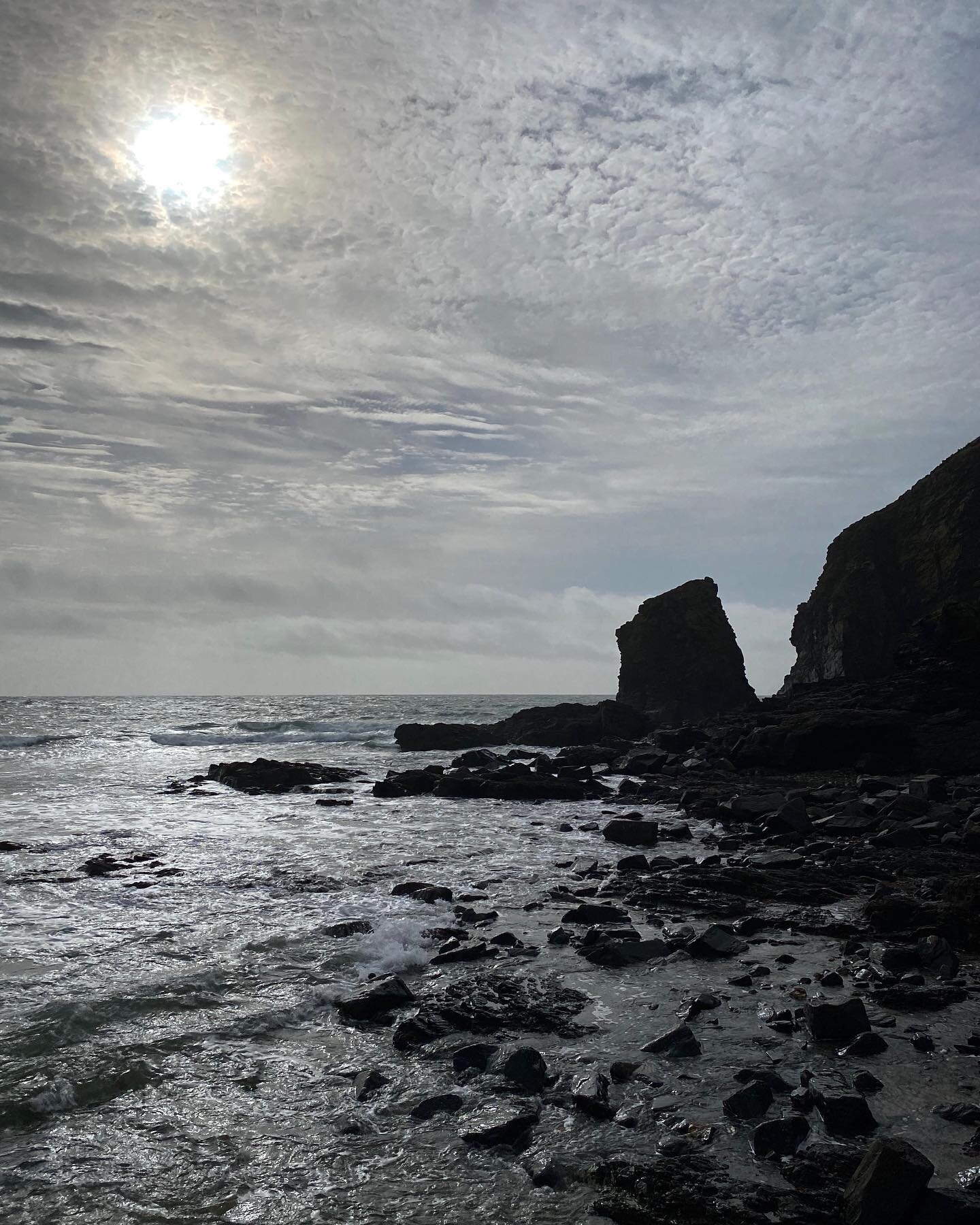 Back to Pra Sands with the sun trying to force its way through the clouds. #cornwall