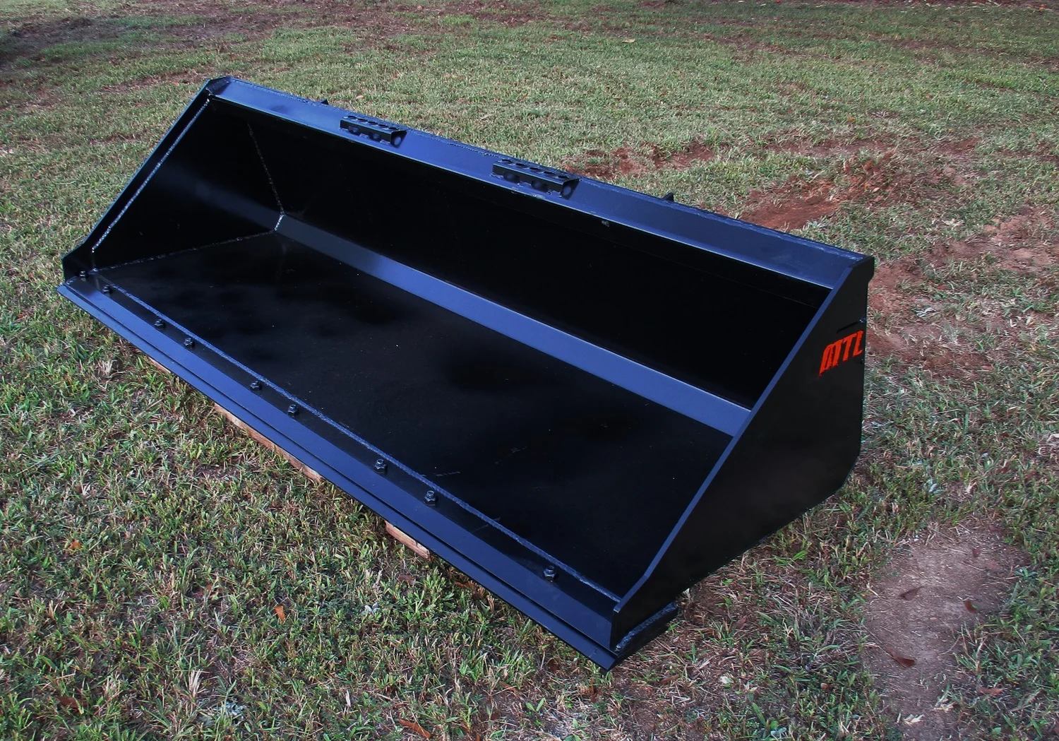 MTL HD Skid Steer Bucket with Bolt-On Cutting Edge — MTL Attachments