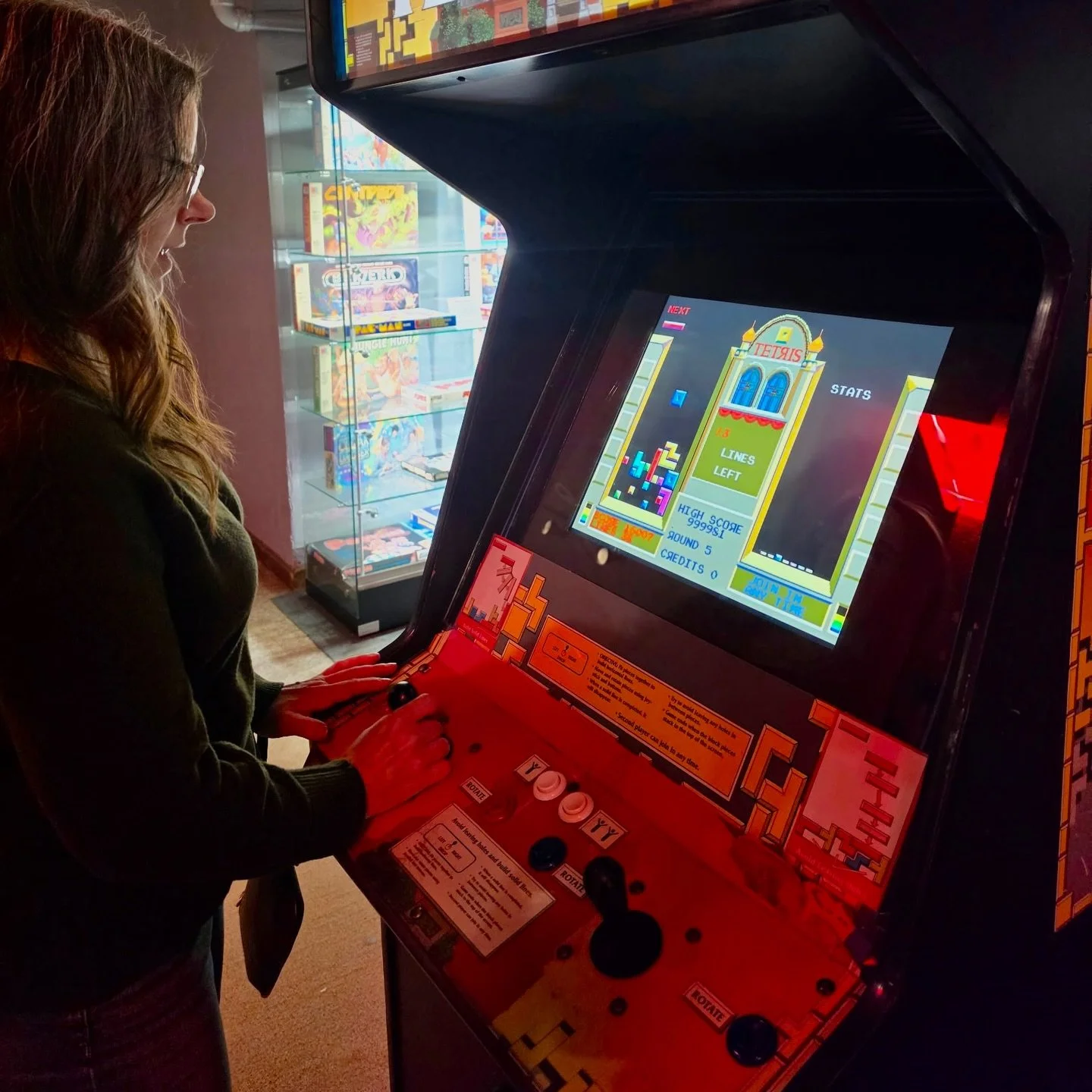 Had a great day yesterday with my good friend Renee playing video games at Funspot in Laconia NH!  Inside Funspot you can go upstairs to the @americanclassicarcademuseum and play over 300 classic arcade games. This is the largest arcade in the world 