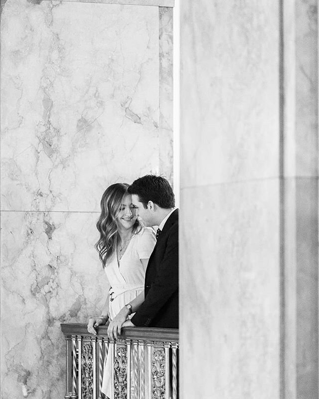 Sometimes quiet moments are best framed by the beautiful marble at @peabodymemphis hotel. Simplicity and contrast are key.👌 More photos to come soon of this beautiful couple. 📸

#engaged #engagement #2020wedding #lifestylephotography
#memphisweddin