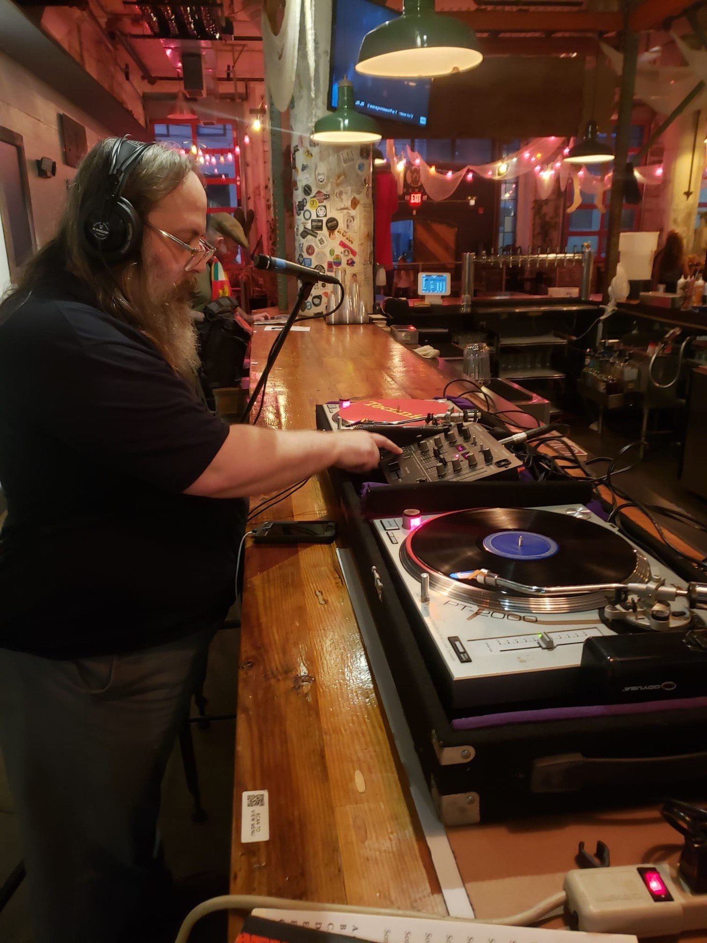 It's time for your favorite quizzo night! 🎶🎧DJ Quizzo is every first Wednesday of the month at 7pm. Listen to music, answer questions, win prizes! Hosted by your favorite music nerd @liebesfuss See you there!