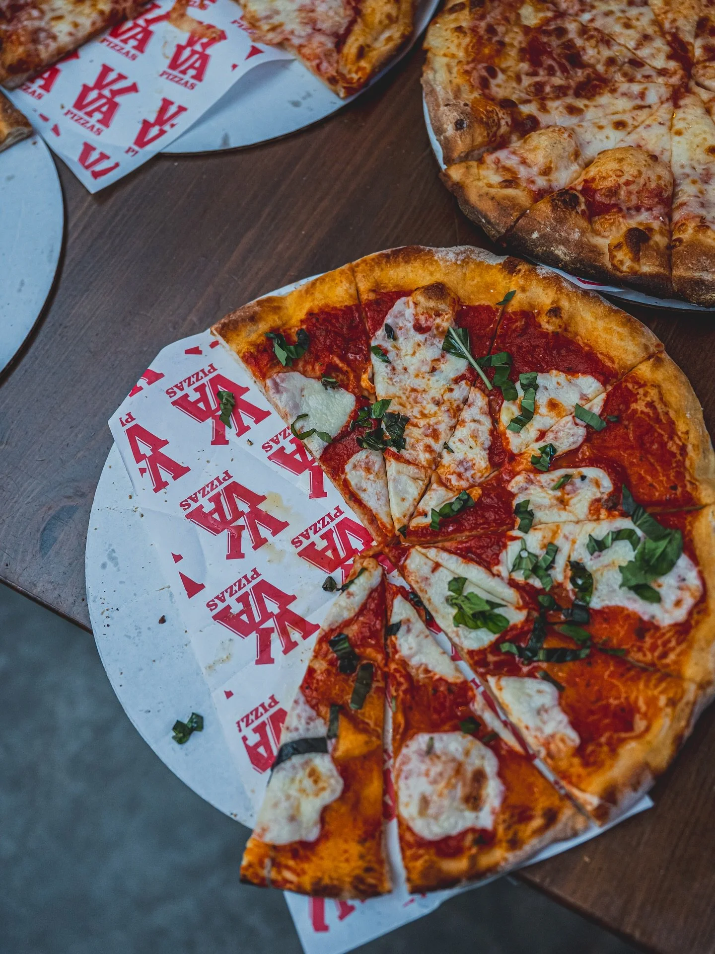 Shoutout to our daily dough-slinging heroes at @vivapizzasphl 🍕🔥 Their brick-and-mortar shop is one of the best in Old City, and we get them at our taproom&nbsp;7 days a week thanks to their mighty food truck. Plus, they&rsquo;re a small, family-ow