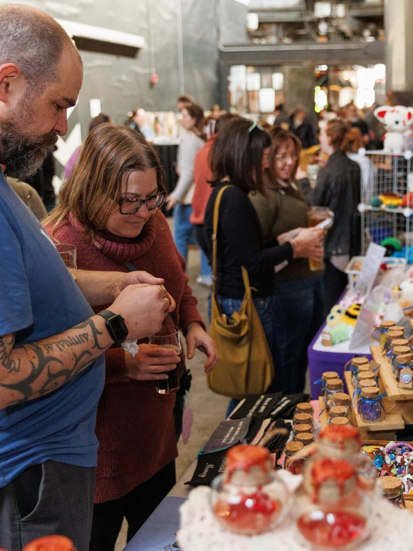 🎁🎄Holiday shopping that supports @woarphila and @plannedparenthoodsepa ❤️✨ Join us and @homebrewedevents for ❌WE DISSENT❌ a women and LGBTQ+ vendor market on Sunday, Nov. 30 from 1-6pm. Check items off your gift-giving list, and know that a portion