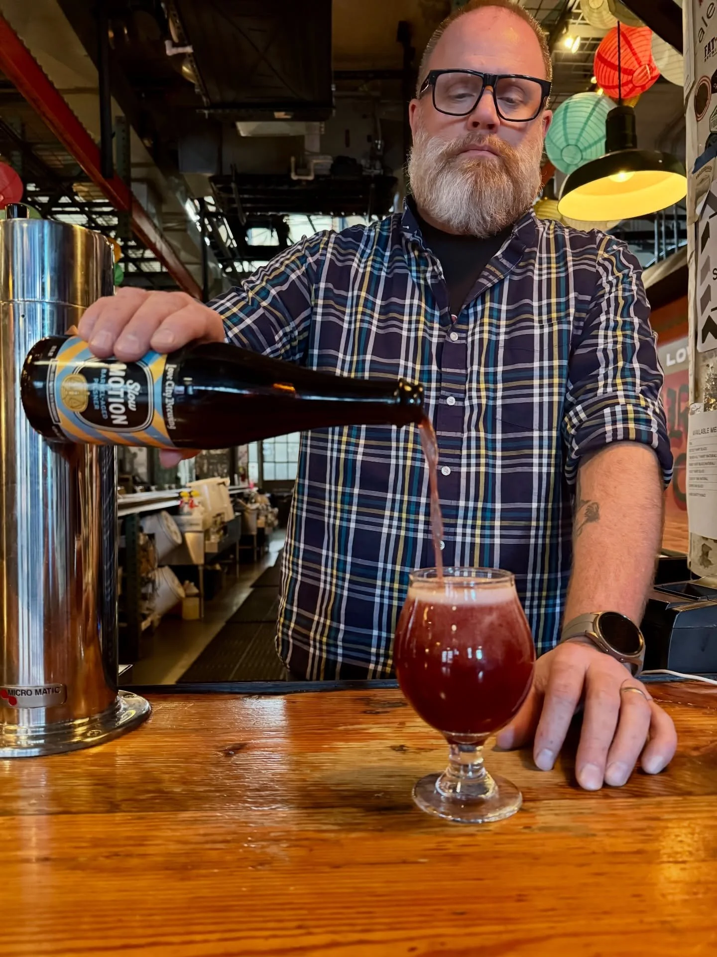 Look at this beautiful beer!😍❤️ Slow Motion Barrel-Aged Pilsner with Marionberry ABV: 4.8%. Our 2024 anniversary beer, Harmonic&nbsp;Motion&nbsp;Pilsner, aged in bourbon barrels with Marionberry. Jammy berry notes upfront, followed by notes of charr