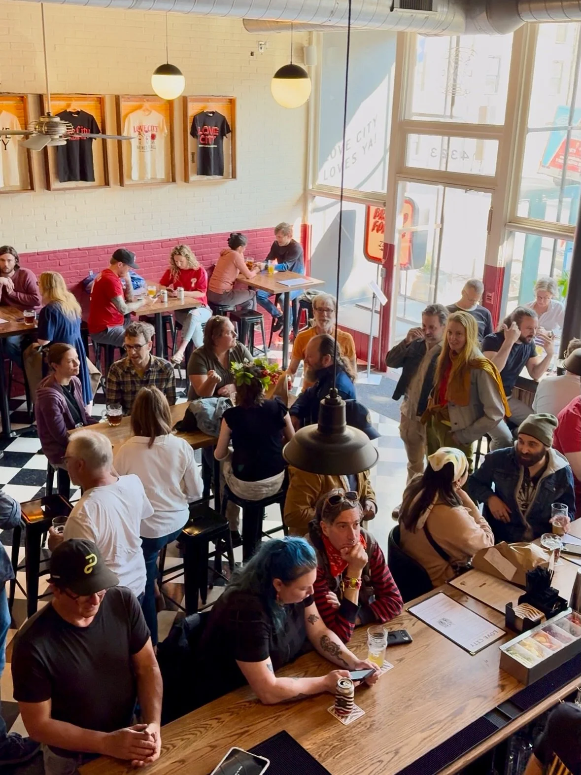 We love that Love City Manayunk can be a spot for the whole family &mdash; and to keep it that way for everyone, here&rsquo;s what we ask 🍺❤️
Anyone under 21 is welcome with a parent or guardian. Kids stay seated at the table with their adults. Stro