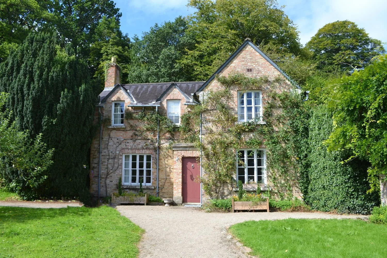 Traditional Architecture for Today's Contemporary Homes โ Vellow Wood ...