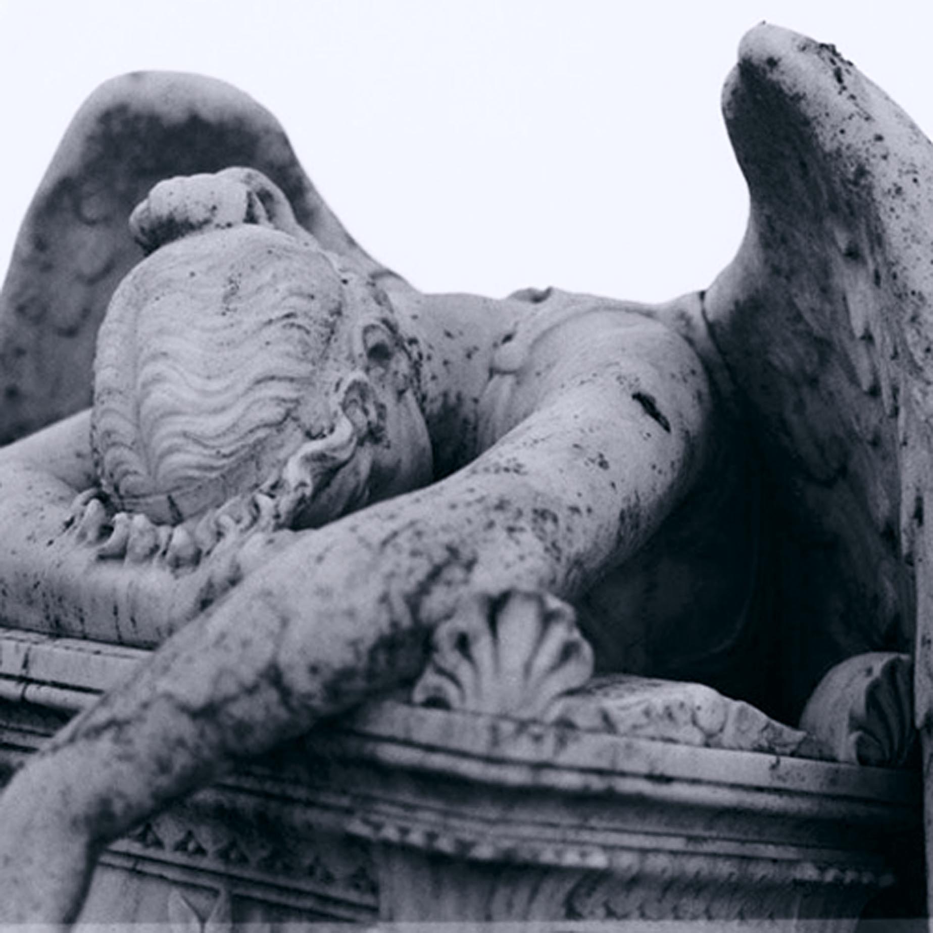 grieving-angel-statue_0.jpg