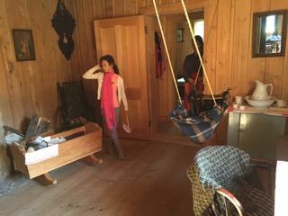 Annie’s Room, the room occupied by the daughter of Alexander and Mary Murray. Notice the second cradle made of woolen blankets and suspended from the ceiling by ropes.