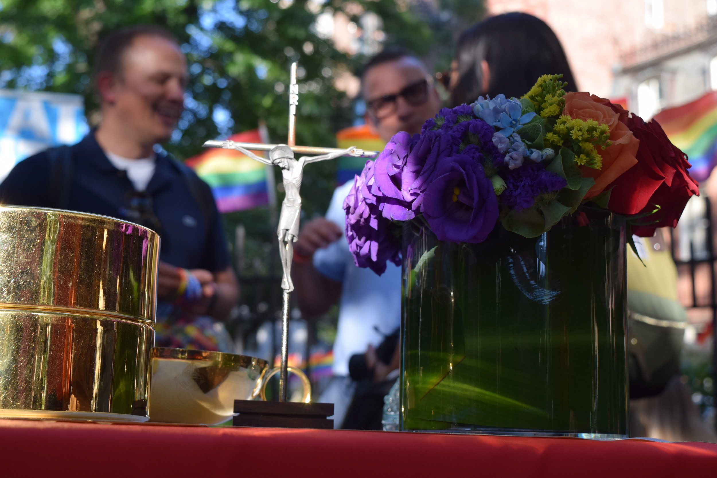 Video Lgbtq Catholics Celebrate Mass Outside Stonewall Inn