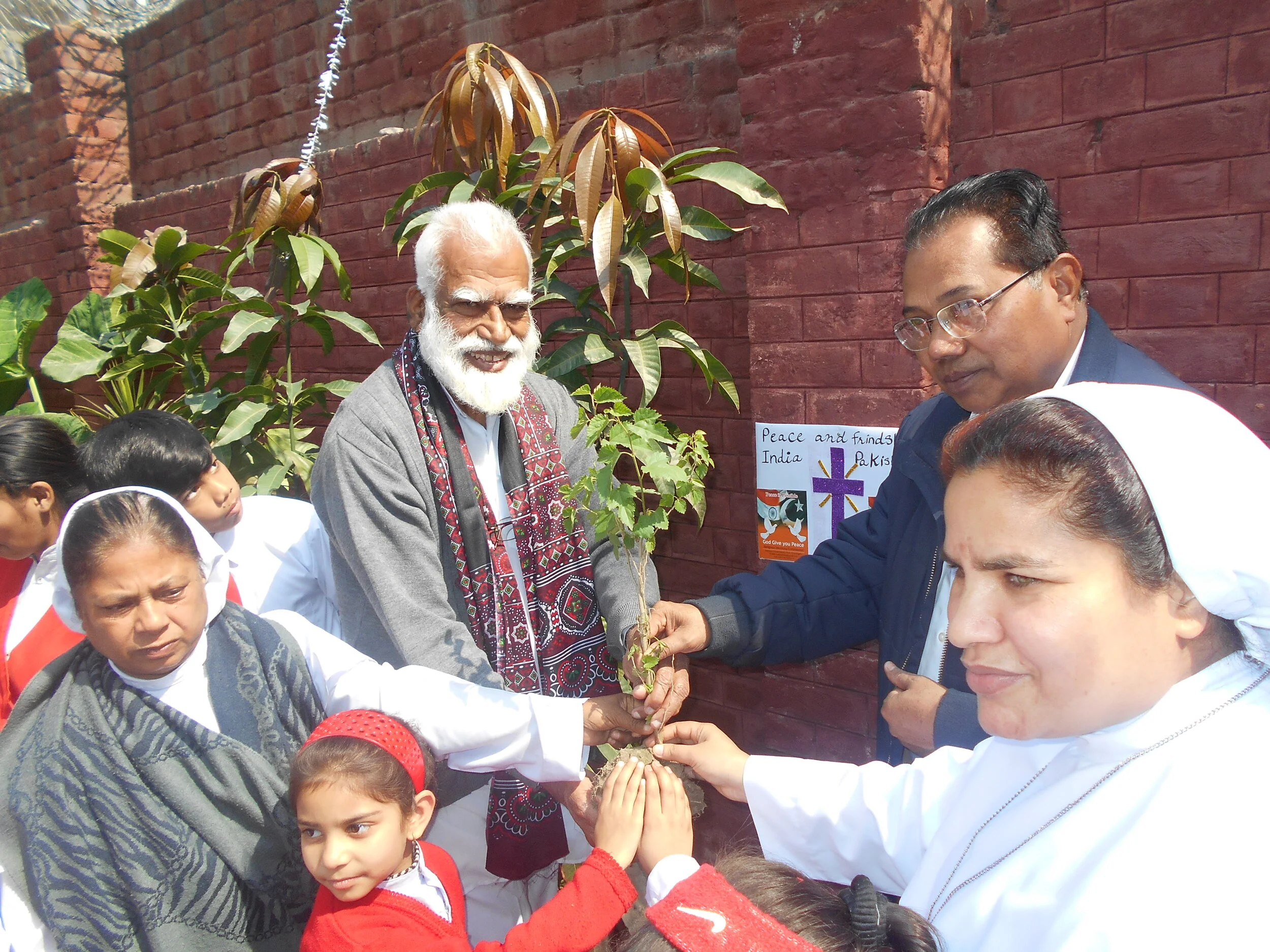The Jesuit Priest Linking Indians and Pakistanis As Unlikely Pen Pals