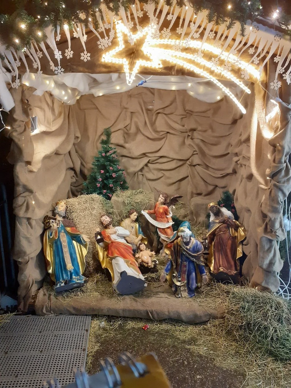 COVID And Politics Compete To Be The Grinch That Stole Christmas In Israel