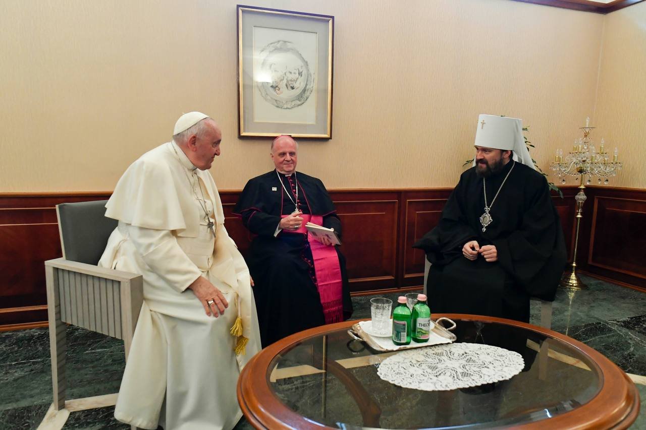 Pope Francis meeting with Hilarion metropolitan