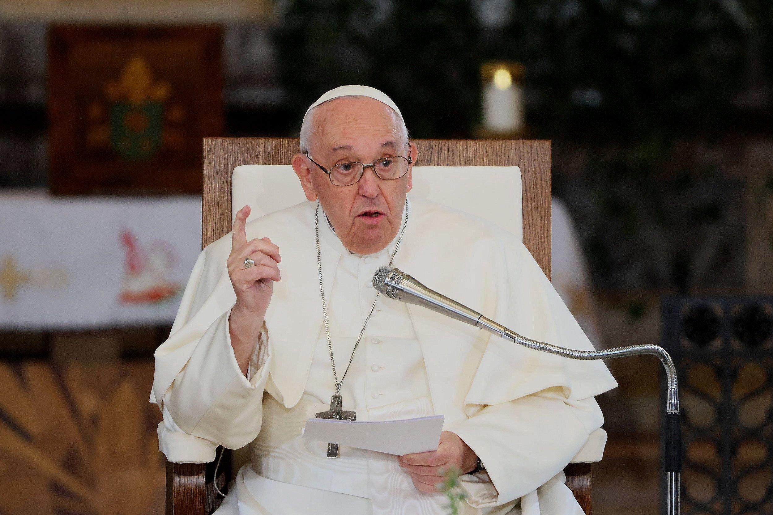 Pope Francis gives a speech in St Elizabeth’s Church at Rózsák Tere (Photo: Turjányi Tuzson/Magyar Kurír)