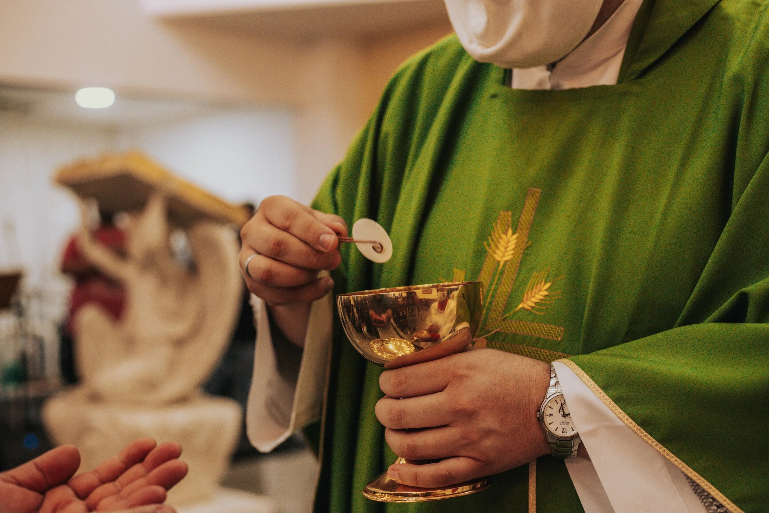 ‘Internet Priests’ Help Explain Catholic Same-Sex Blessings