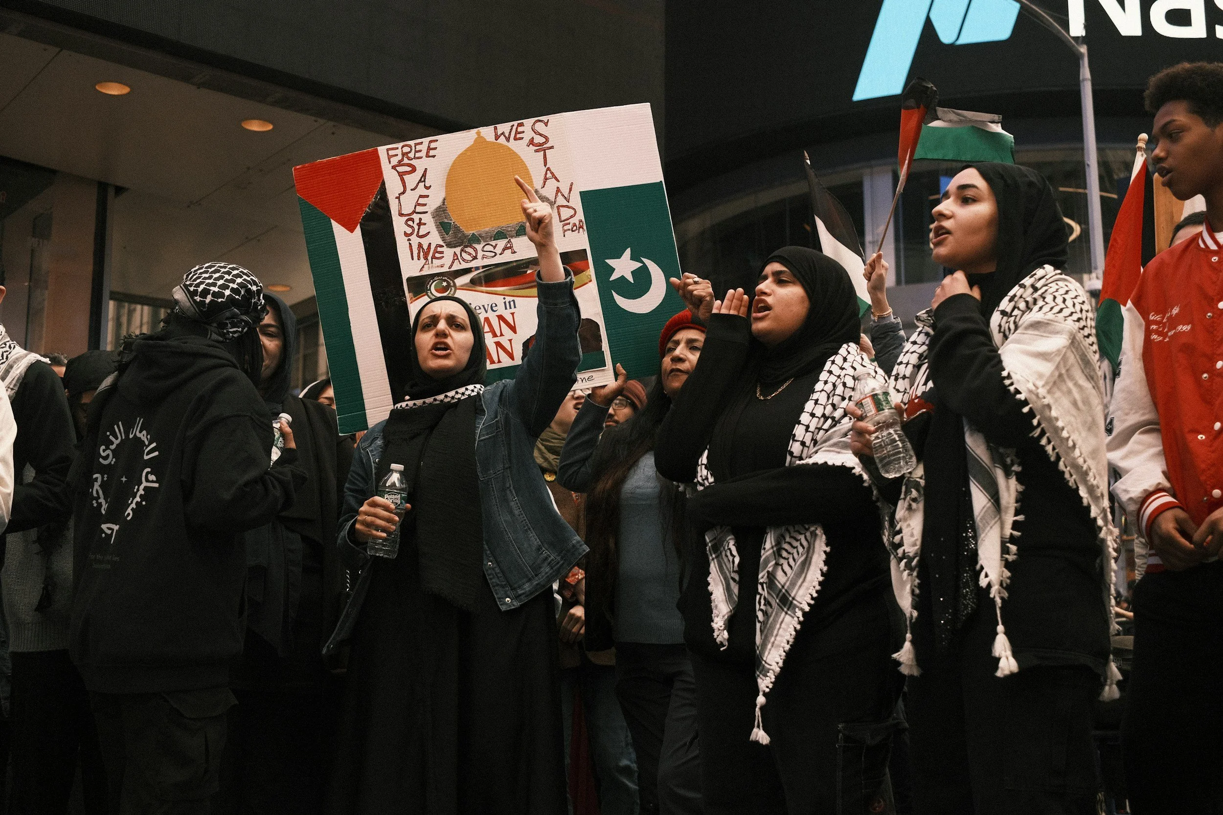 Nearly Half of US Voters Believe Colleges Should Ban Pro-Palestine Protests