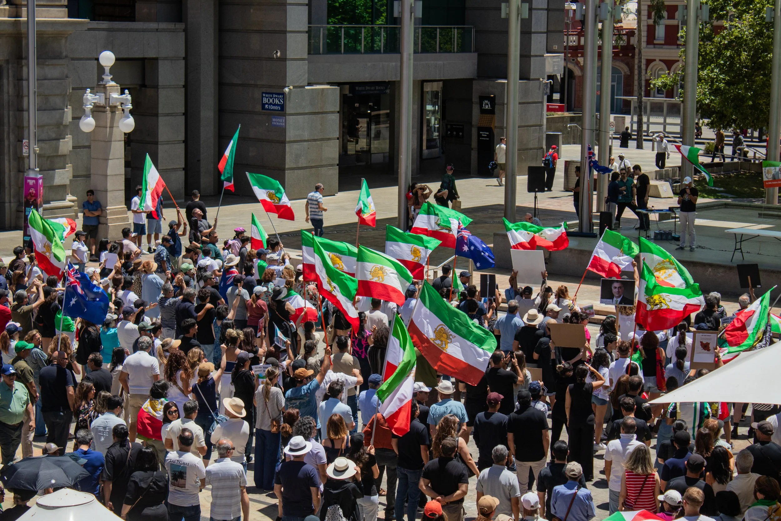 Justice Without Partisanship: A Call To Iranian Christians