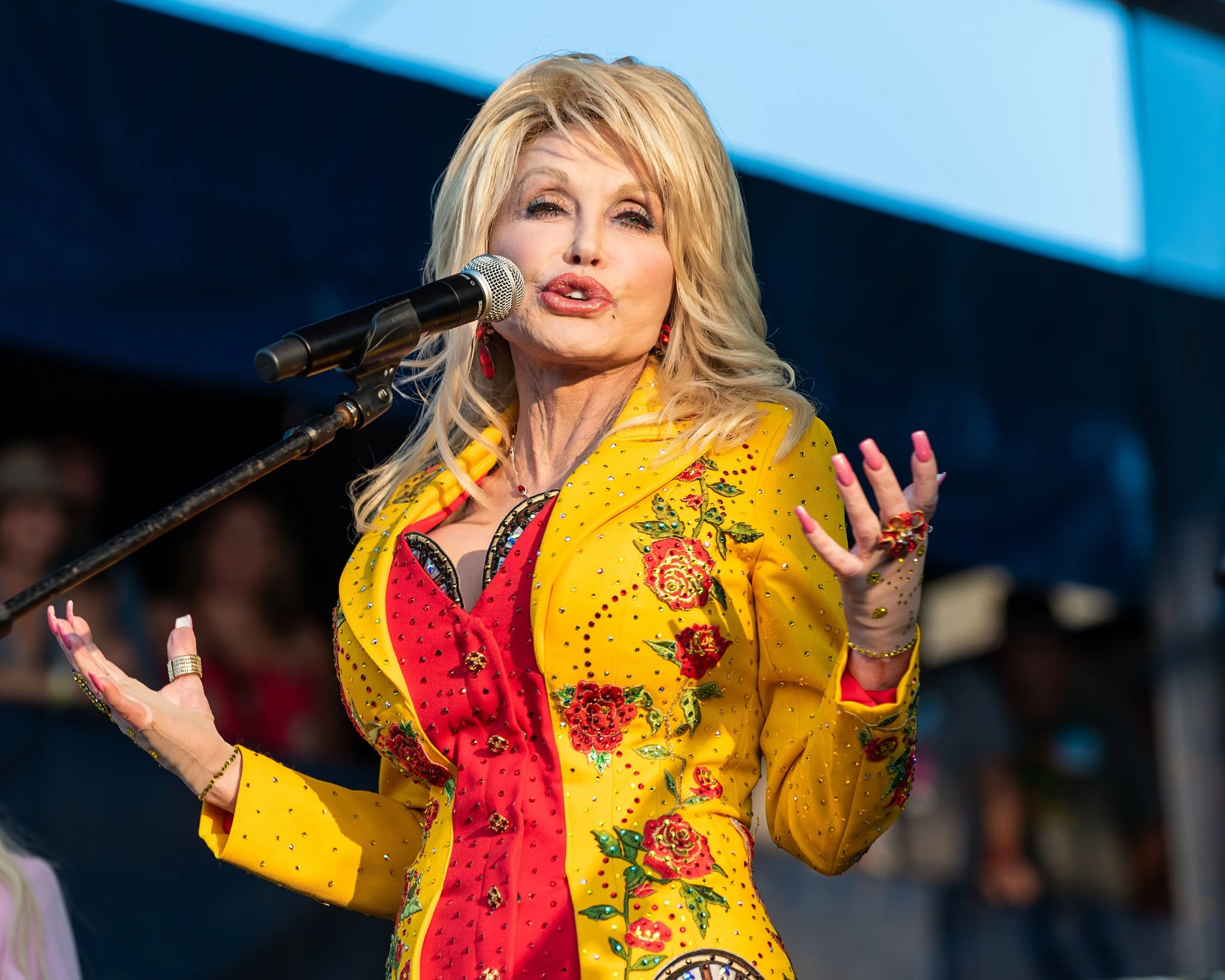 ❤️ We Will Always Love Her: How Dolly Parton Lived Out Her Personal Faith 🔌