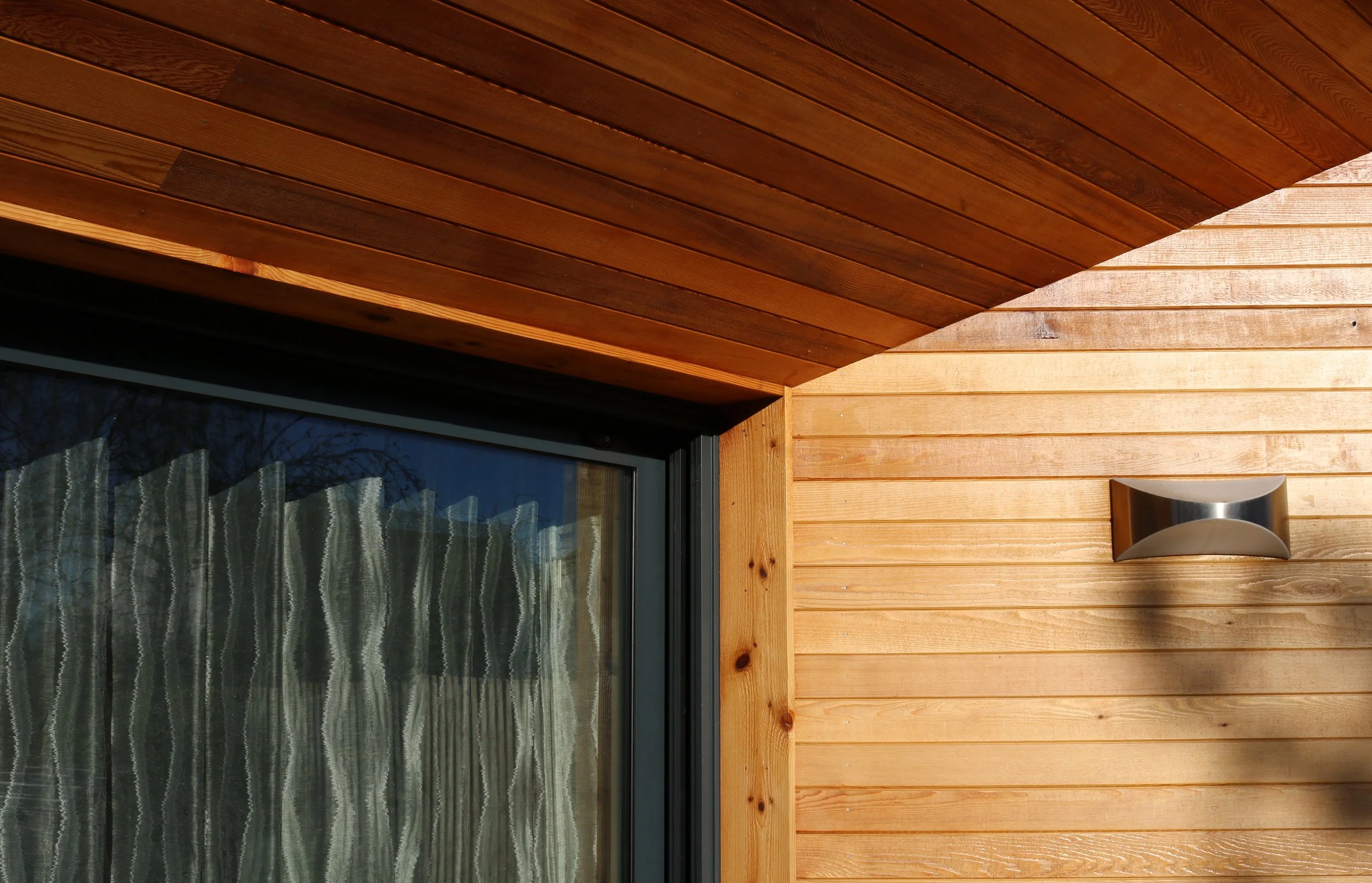 Contemporary cedar clad rear extension creating open plan family living space onto garden in Four Oaks, Sutton Coldfield (Copy) (Copy)
