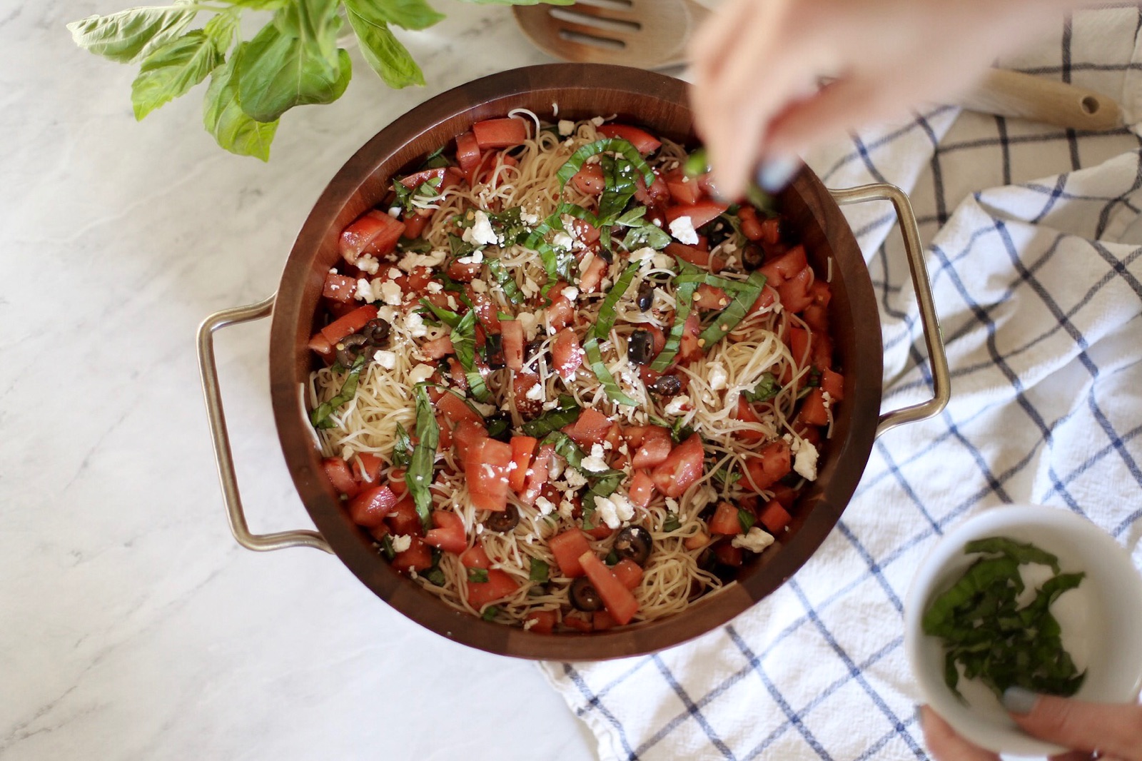 BASIL &amp; TOMATO SUMMER PASTA