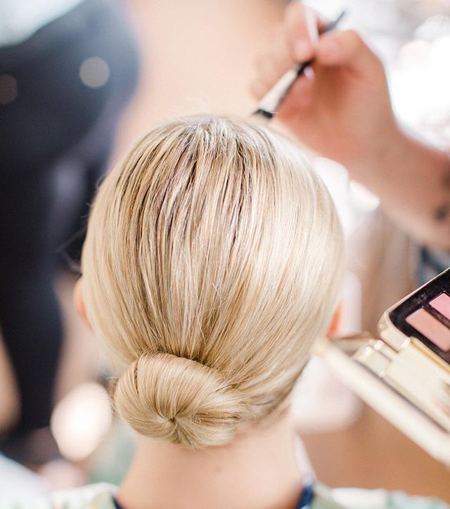 Classic bun for the classiest ballerina bride ✨ | Photo @annadelores | Design @vanessanoelevents | Florals @stellabloomdesigns | Venue @belmondelencanto | MU&amp;H by Jenny @blushing.beauty