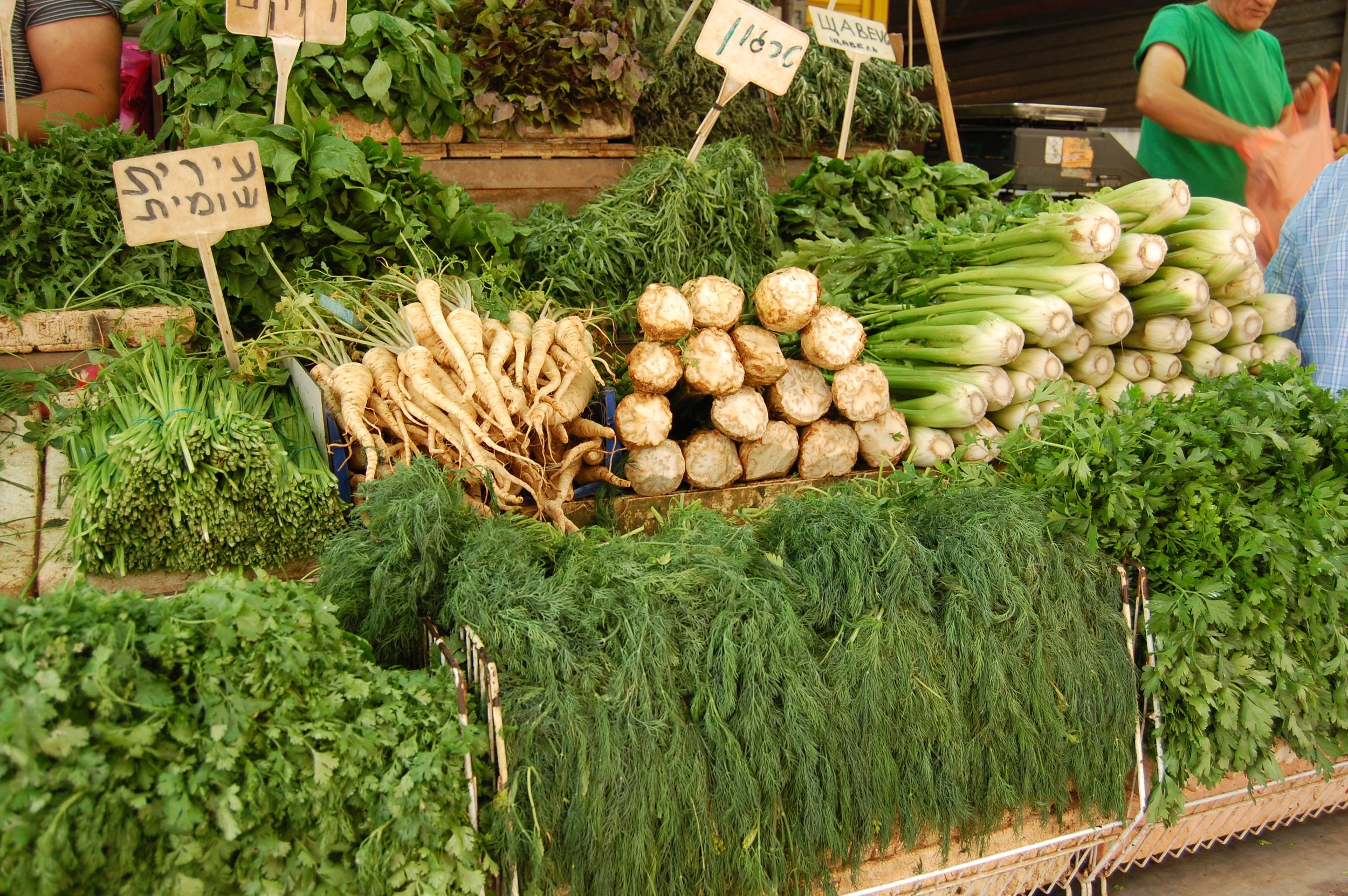 The Herbal Kitchen: Cooking with Natural Flavors