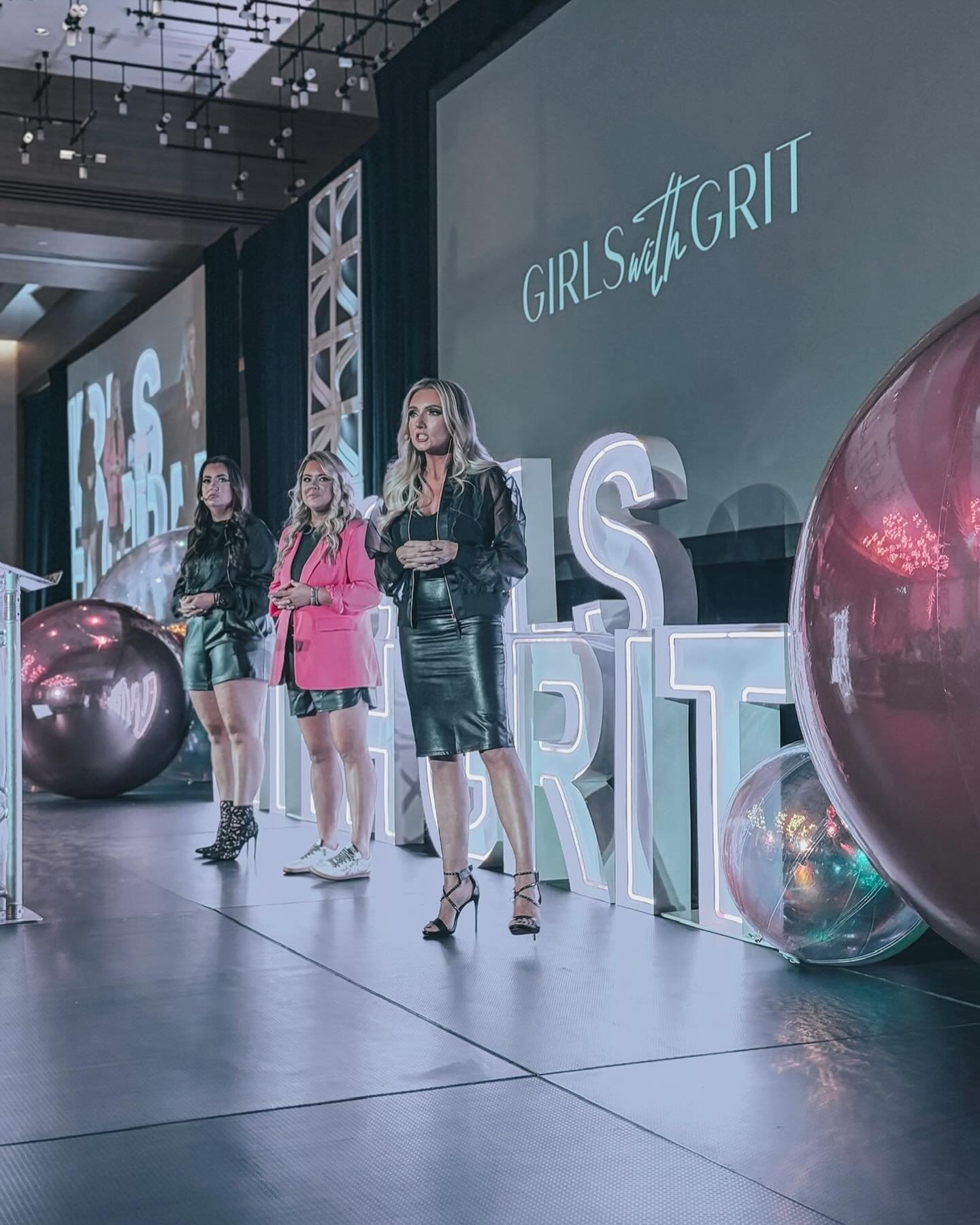 I get asked, &quot;Are you still selling homes?&quot;

The short answer: 𝘆𝗲𝘀. 

I 𝘭𝘰𝘷𝘦 coaching. It has led me to meet some of the most amazing women in this industry. 💗

But I'm not coaching women in real estate because it gets me out of sel
