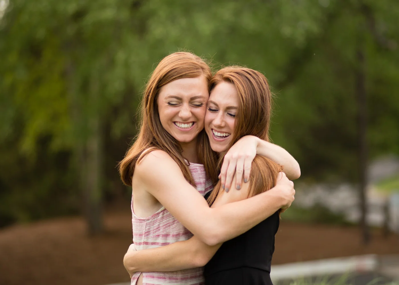 hugs for twins - charlotte high school senior photographer