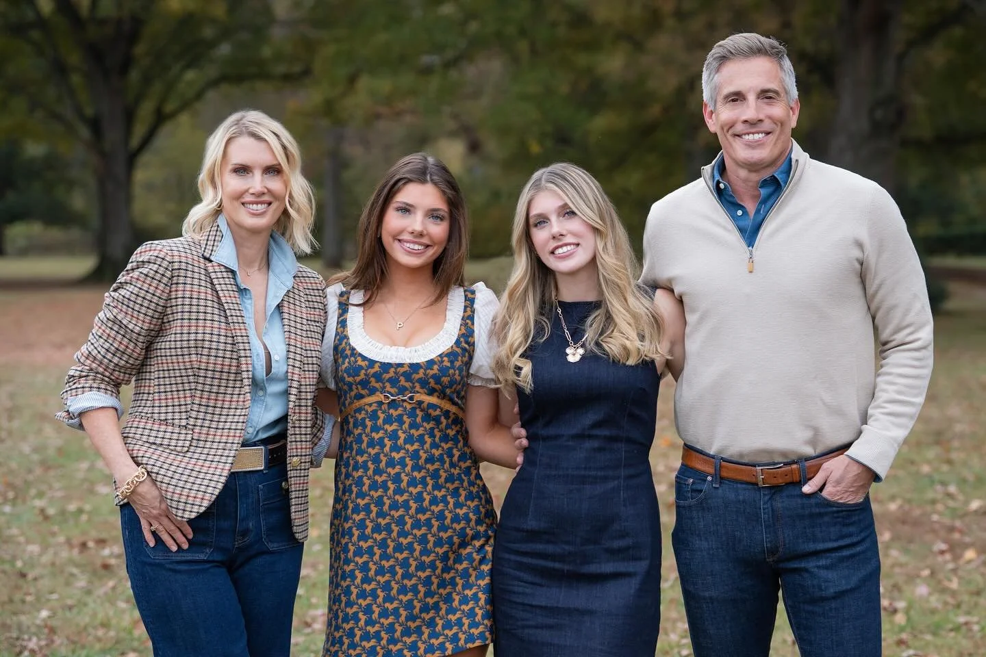 What a pretty fall session with this gorgeous family!
