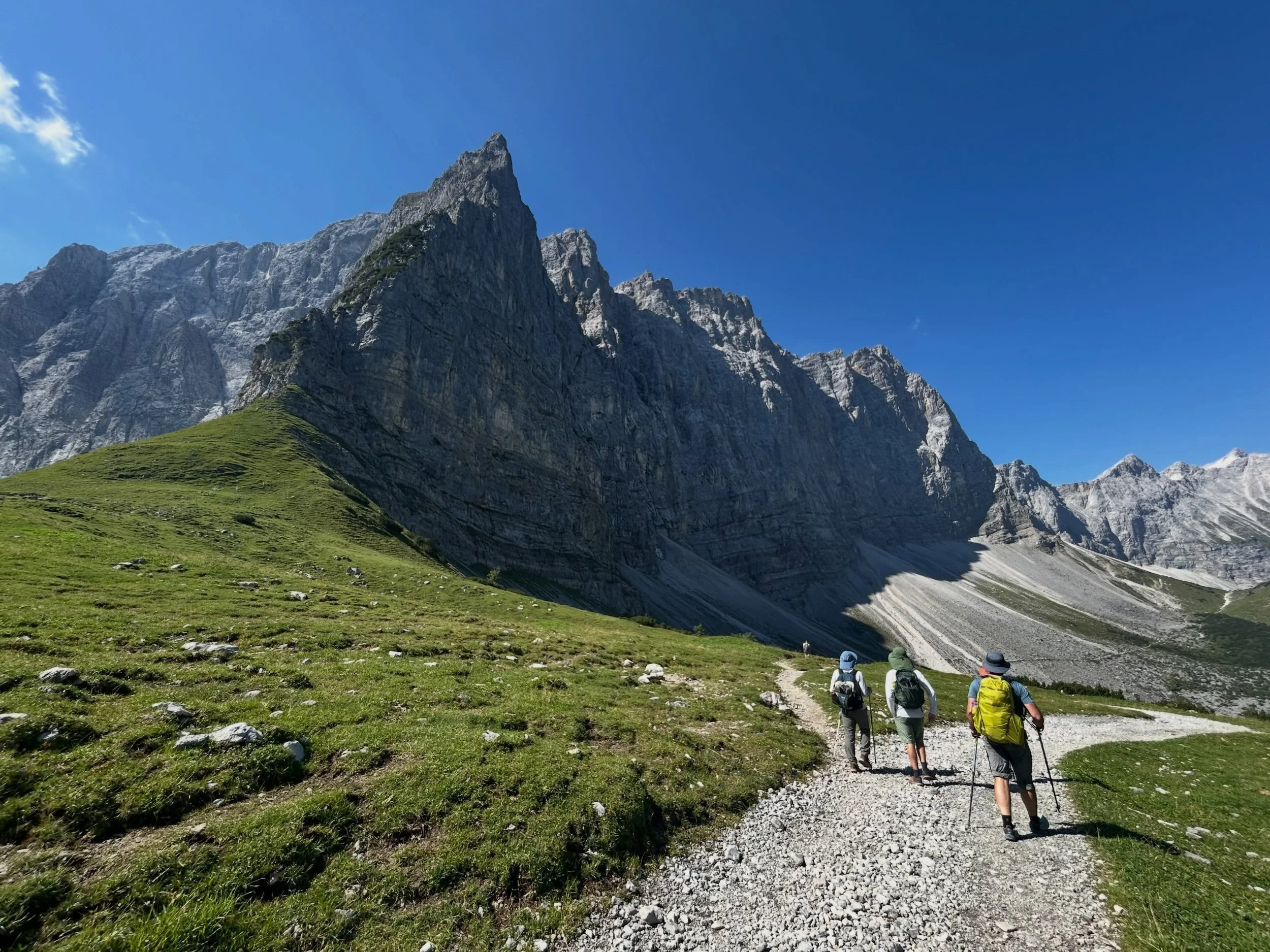 We had a fabulous hiking trip through the majestic Austrian Alps, along with exploring Munich, Innsbruck, Wengen and Lucerne Switzerland and finally, Lake Como. 🇦🇹🇩🇪🇨🇭🇮🇹