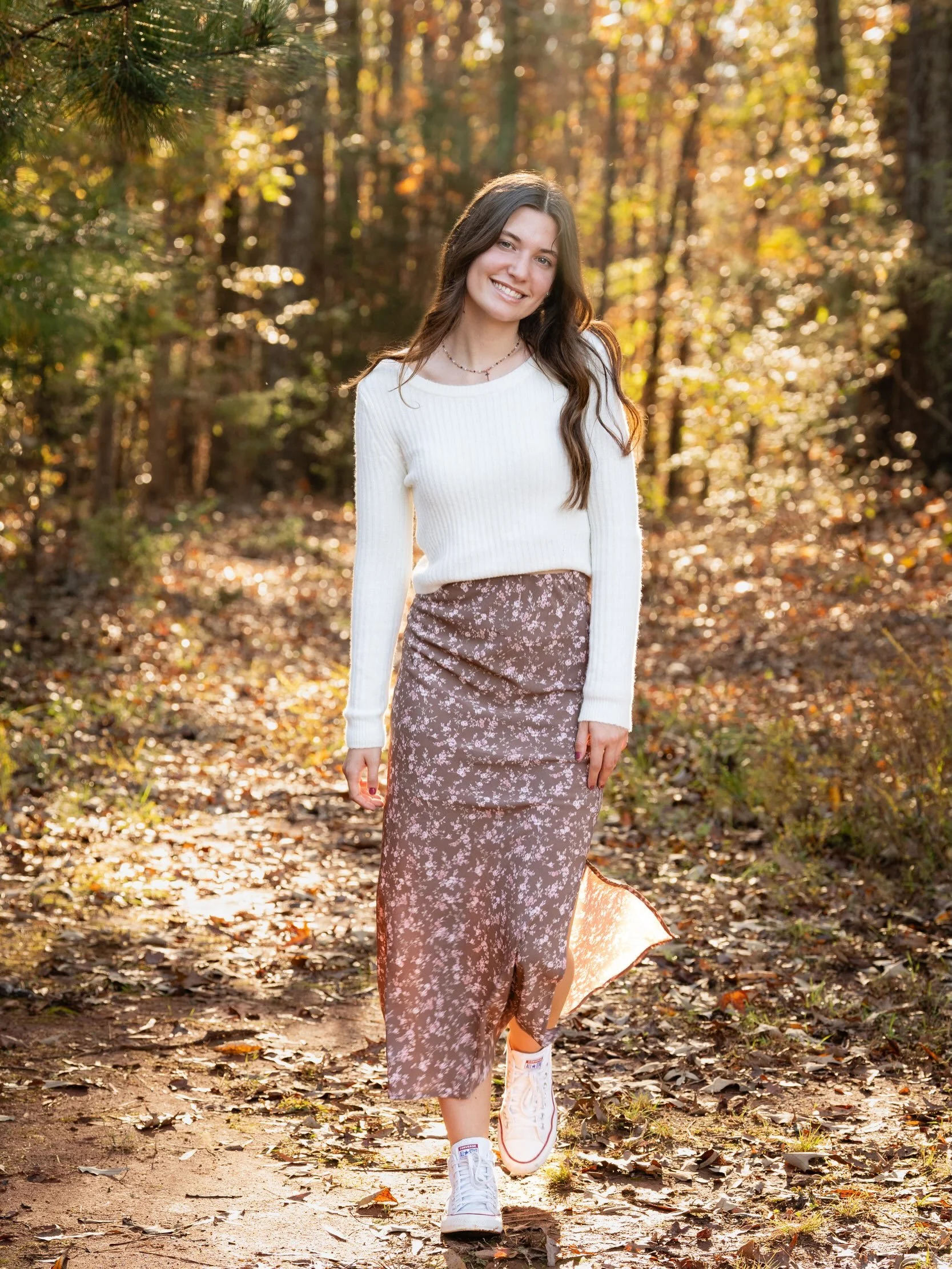 High school seniors, if you like fall and sweater weather, it&rsquo;s time to book your senior portrait session.  There will be lots of pretty leaves with sunlight streaming through the trees, making for some gorgeous senior photos.