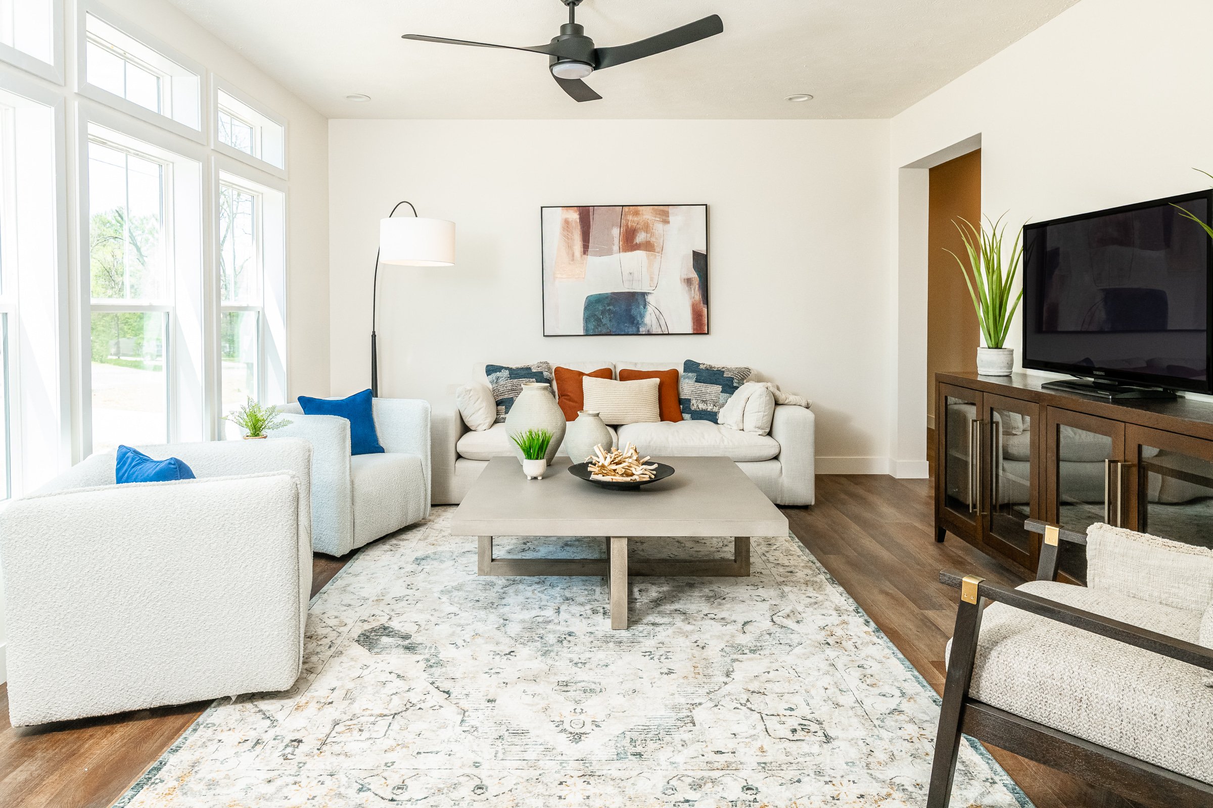 2521 S Banta Ave-19.jpg