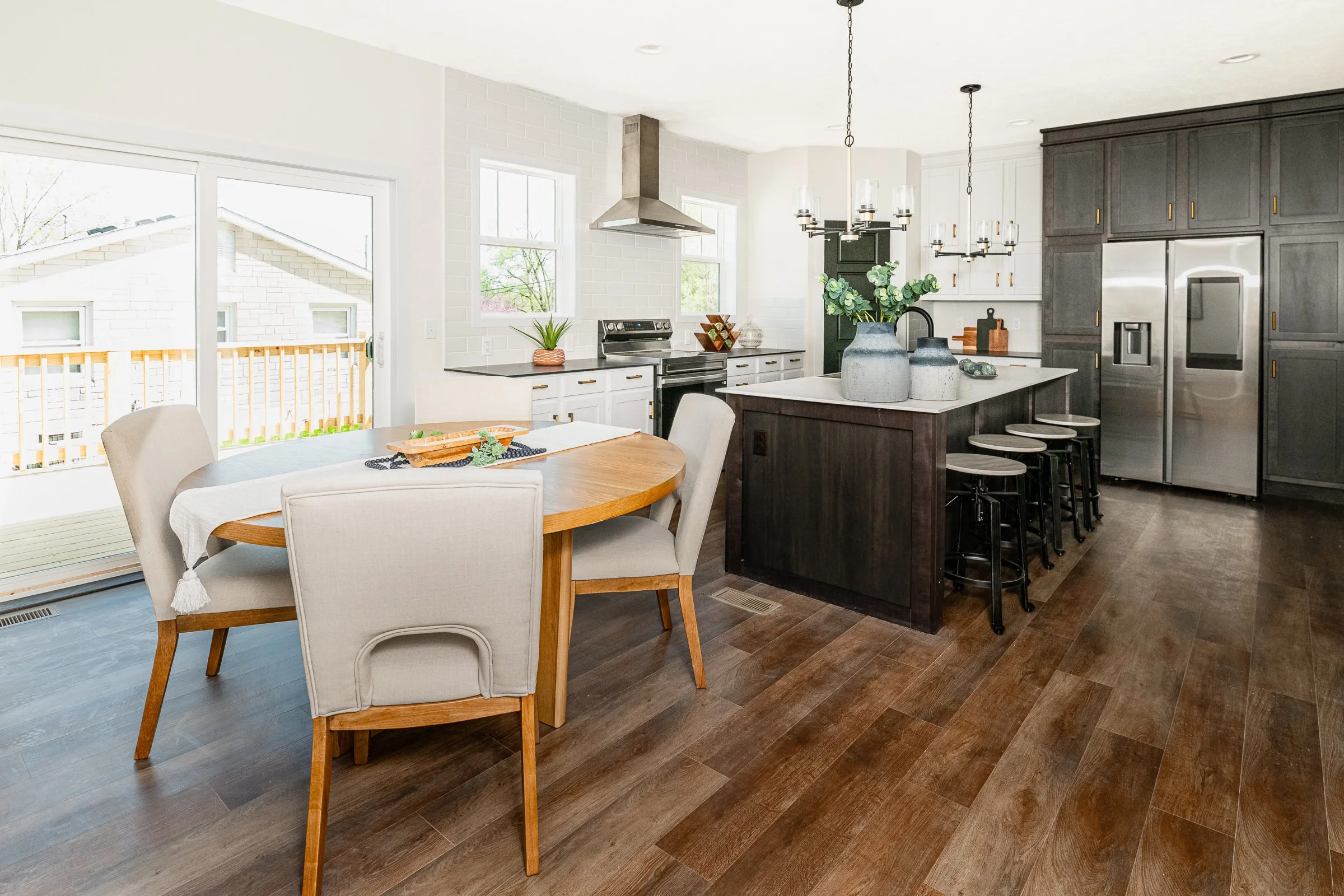 2521 S Banta Ave-21.jpg