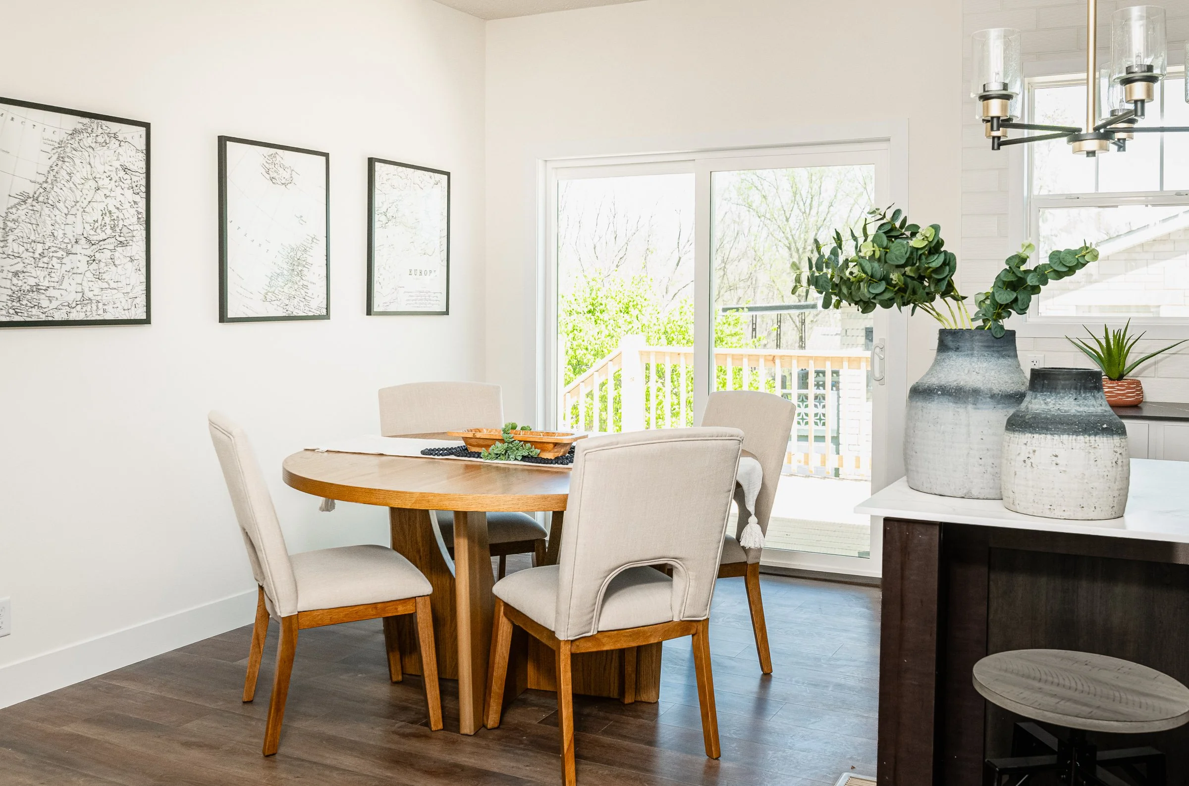 2521 S Banta Ave-23.jpg