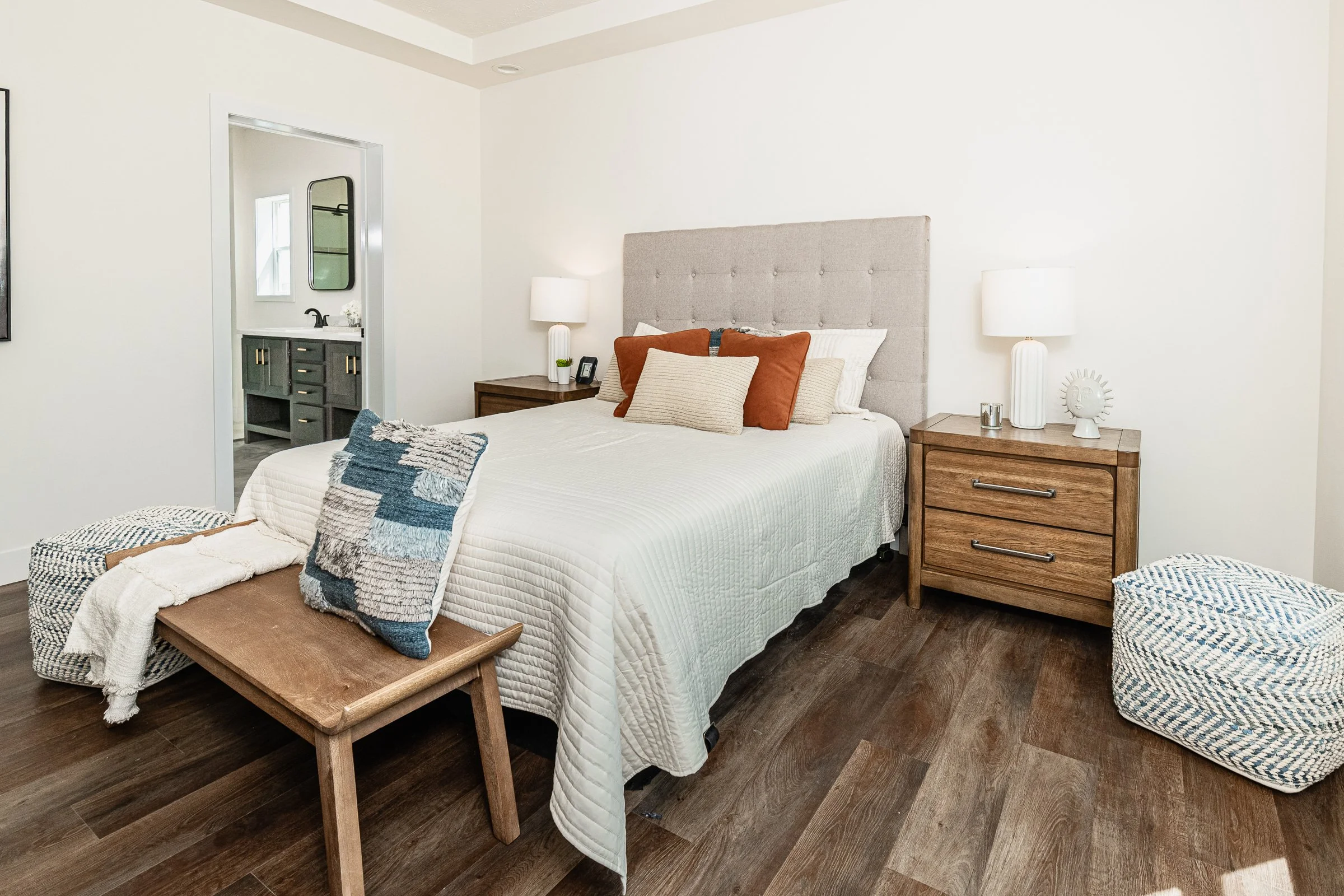 2521 S Banta Ave-26.jpg