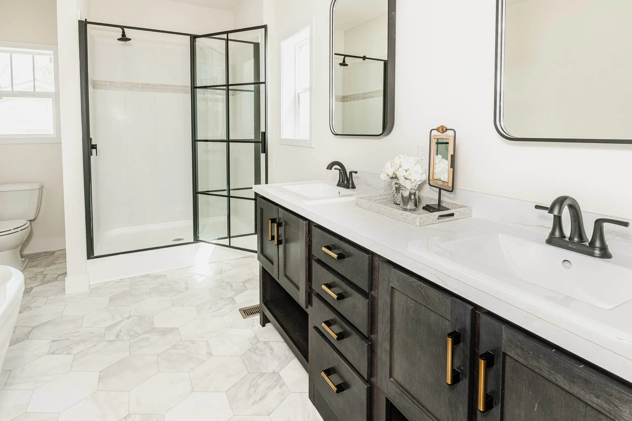 2521 S Banta Ave-28.jpg