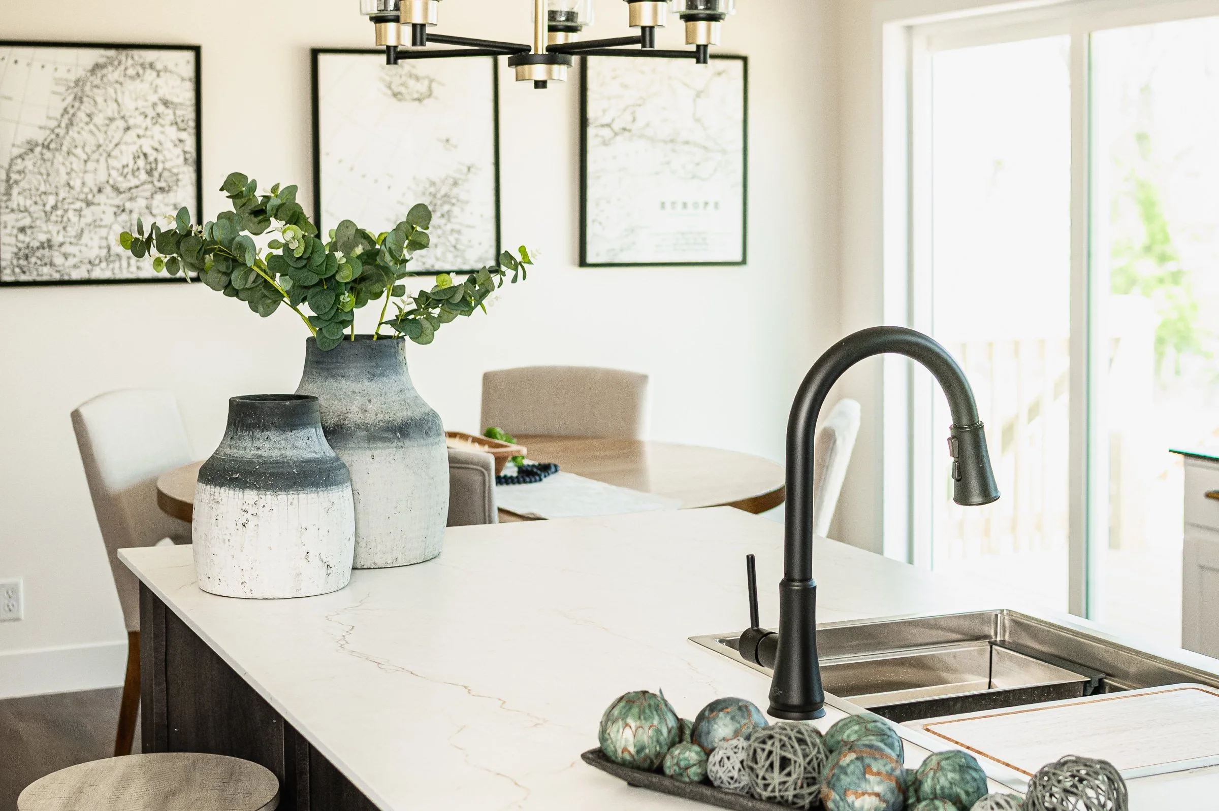 2521 S Banta Ave-32.jpg