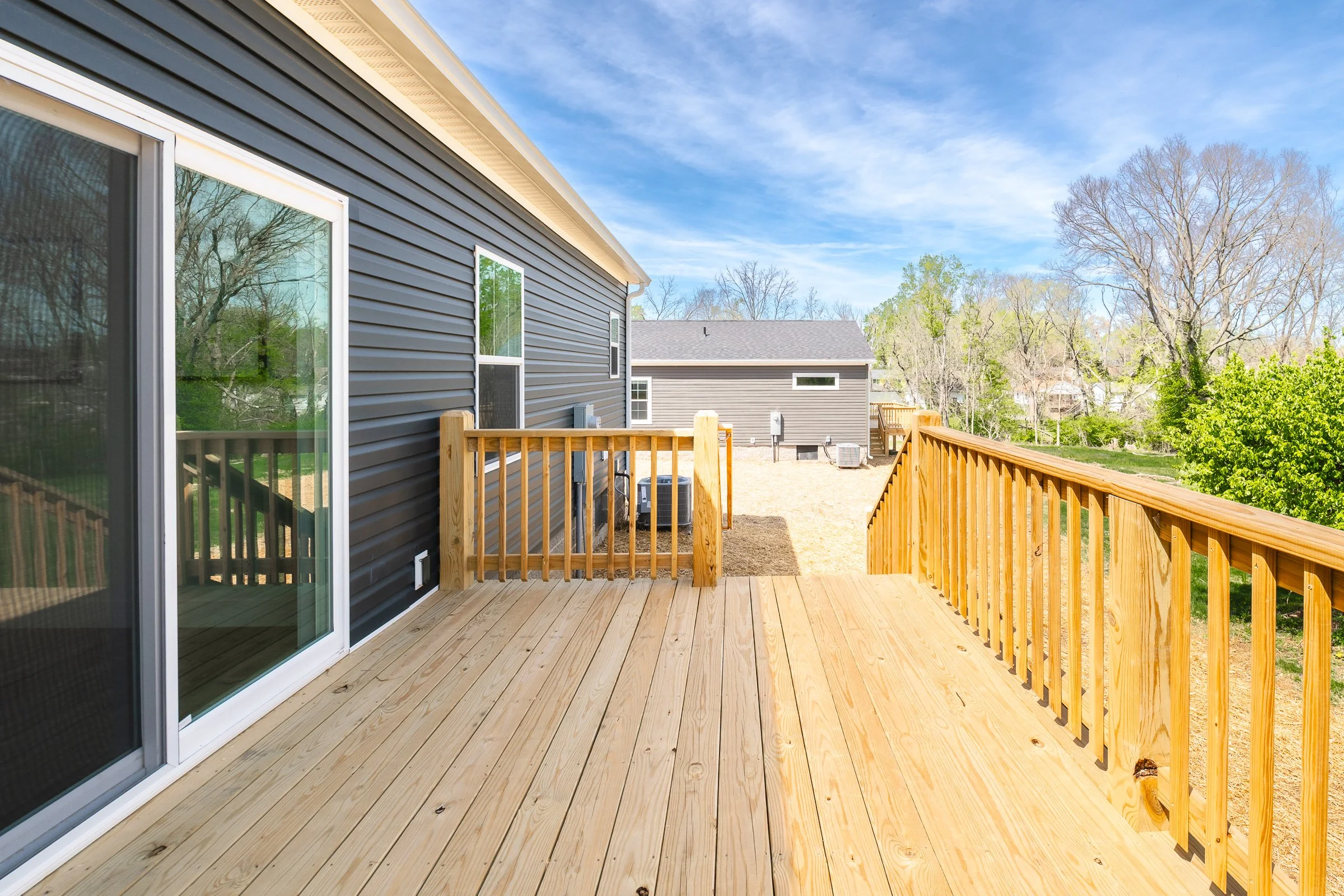 2521 S Banta Ave-43.jpg