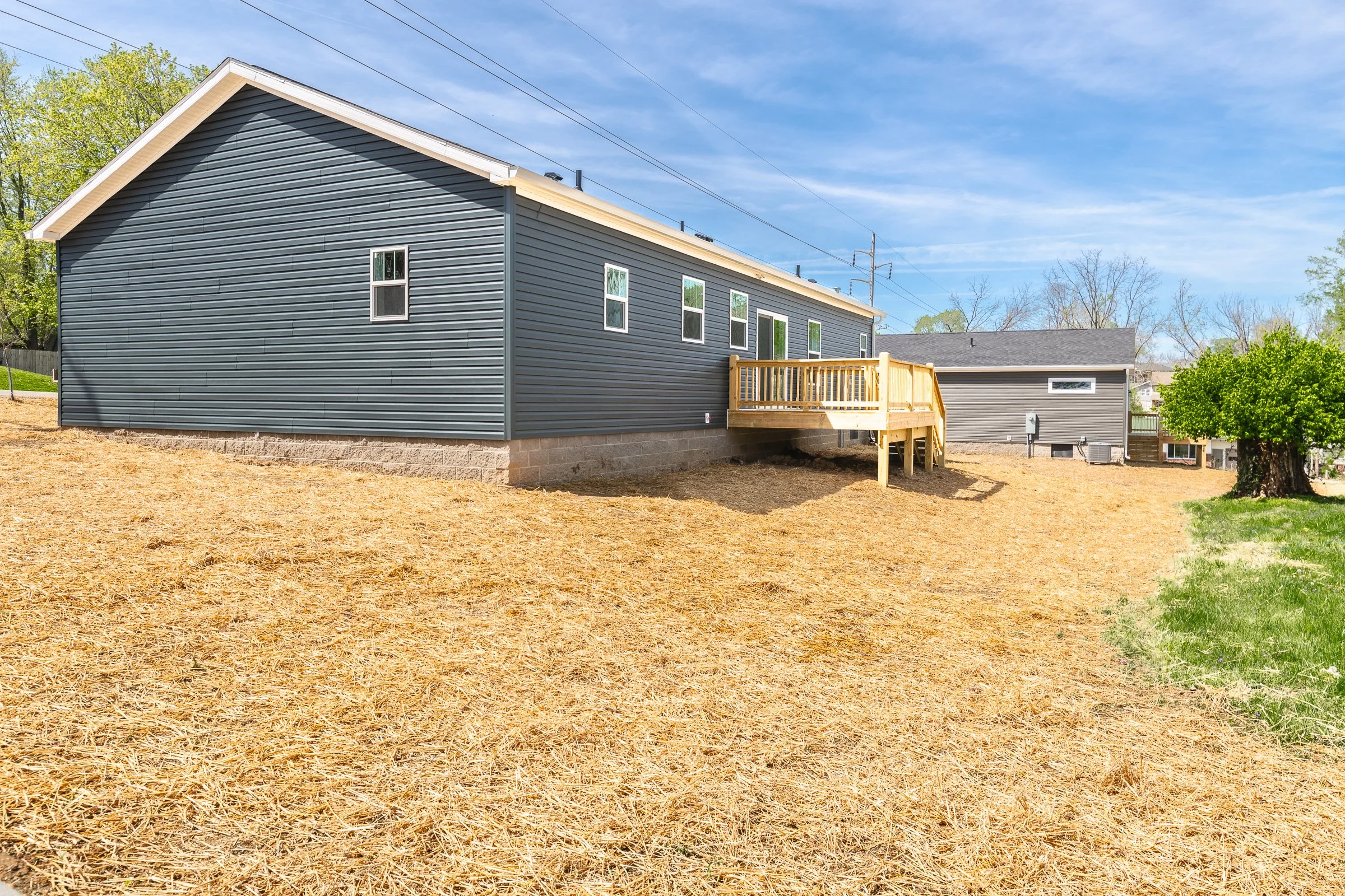 2521 S Banta Ave-46.jpg