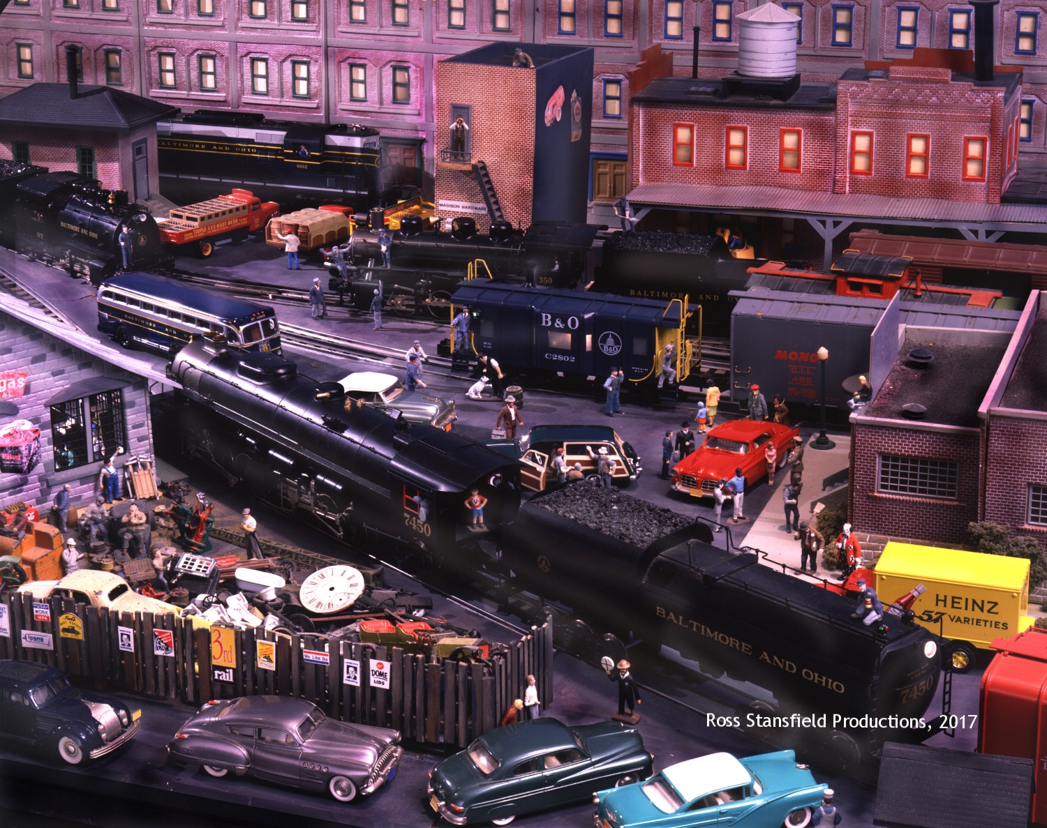 Baltimore near Camden Yards with ROW KK2, Row 0-6-0 Dock side loco, MTH B & O GP9