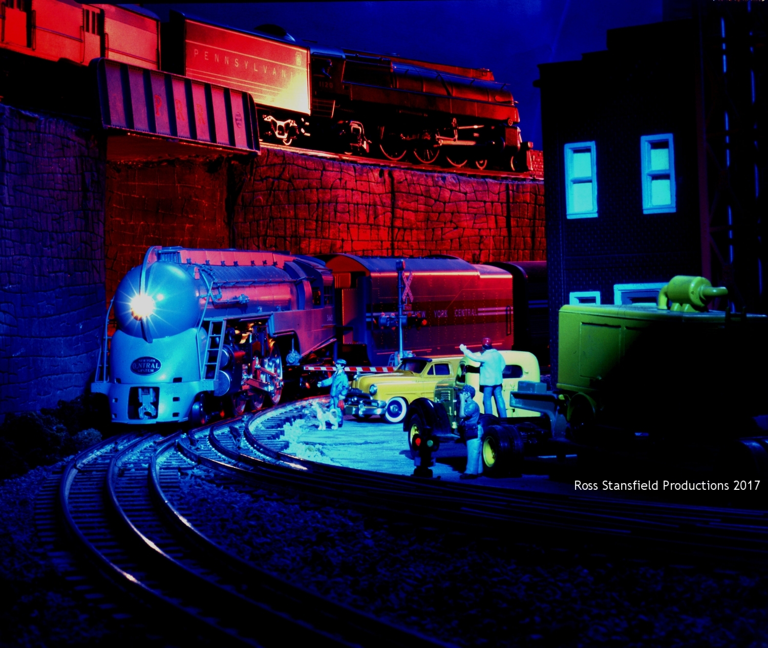 Williams K4s PRR and Weaver NYC Dreyfuss Streamliners