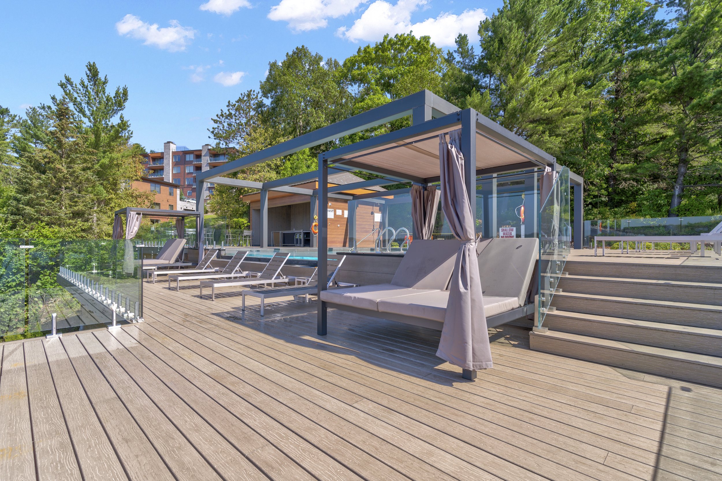 Infinity Pool-727 Grandview Dr - Exterior 4.JPG