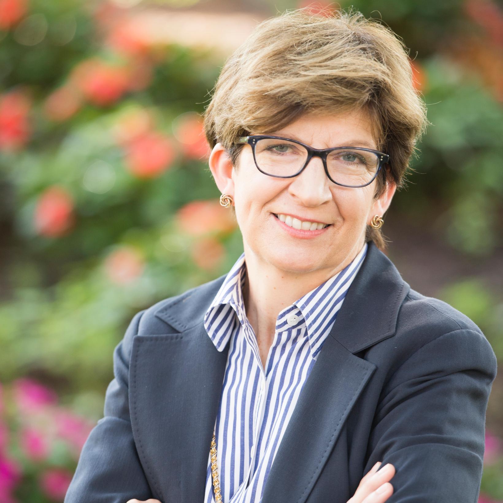 Mary Schoonmaker Co-Founder and Marketing Director at Simply Wine mary.schoonmaker@wne.edu