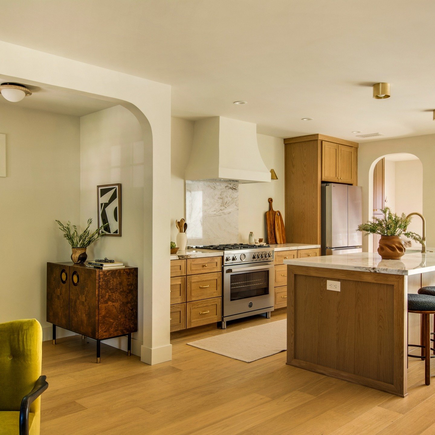 Looking for something #Darkandmoody? SNAP can create exactly the mood and look you've envisioned. No matter which #style you prefer, we'll make it look amazing.

snaprealphoto.com

#realestate #noir #photography #architectural #design #vignette #edit