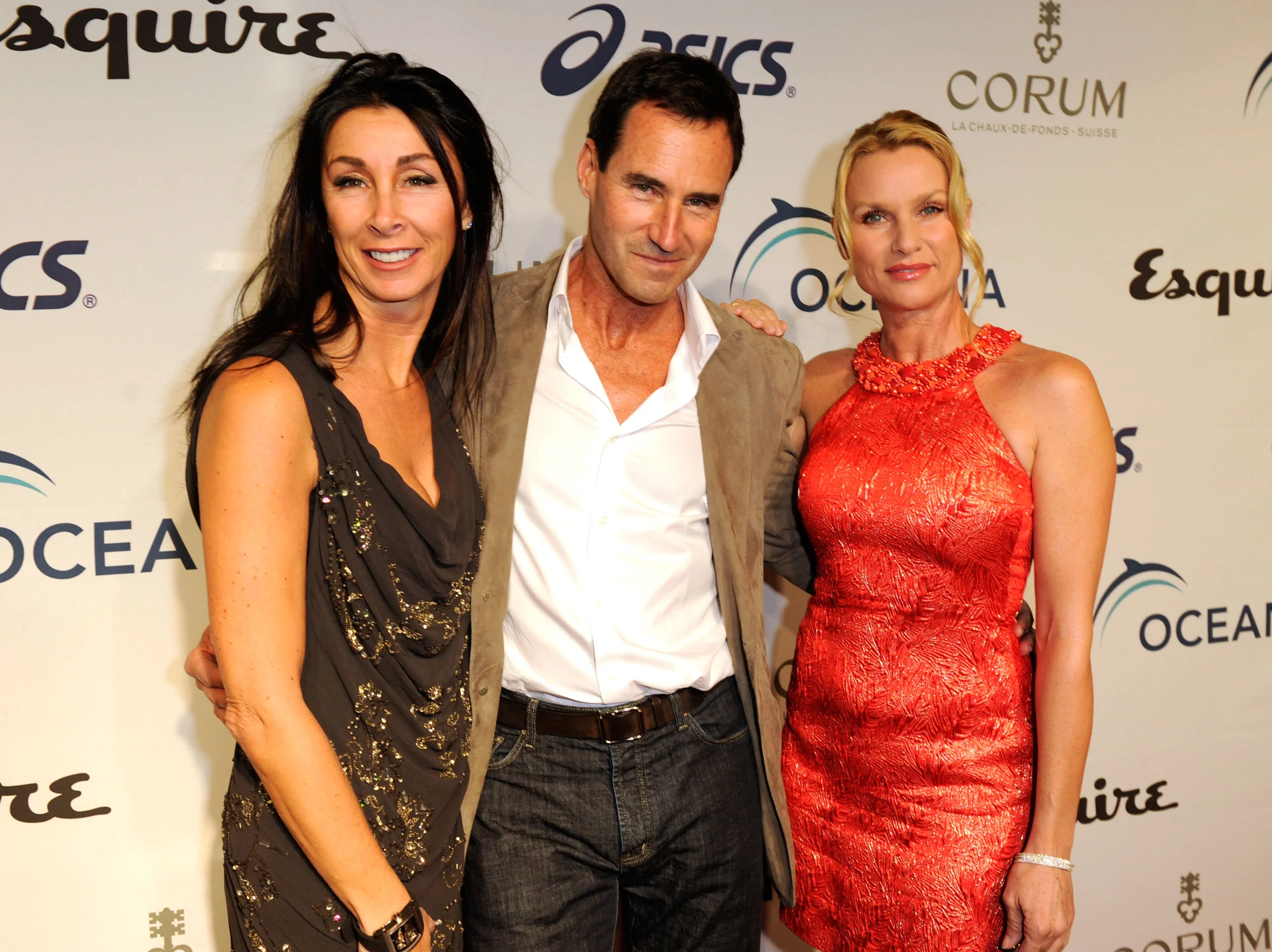 Oceana-106106024PM036_Esquire_Hous.JPG