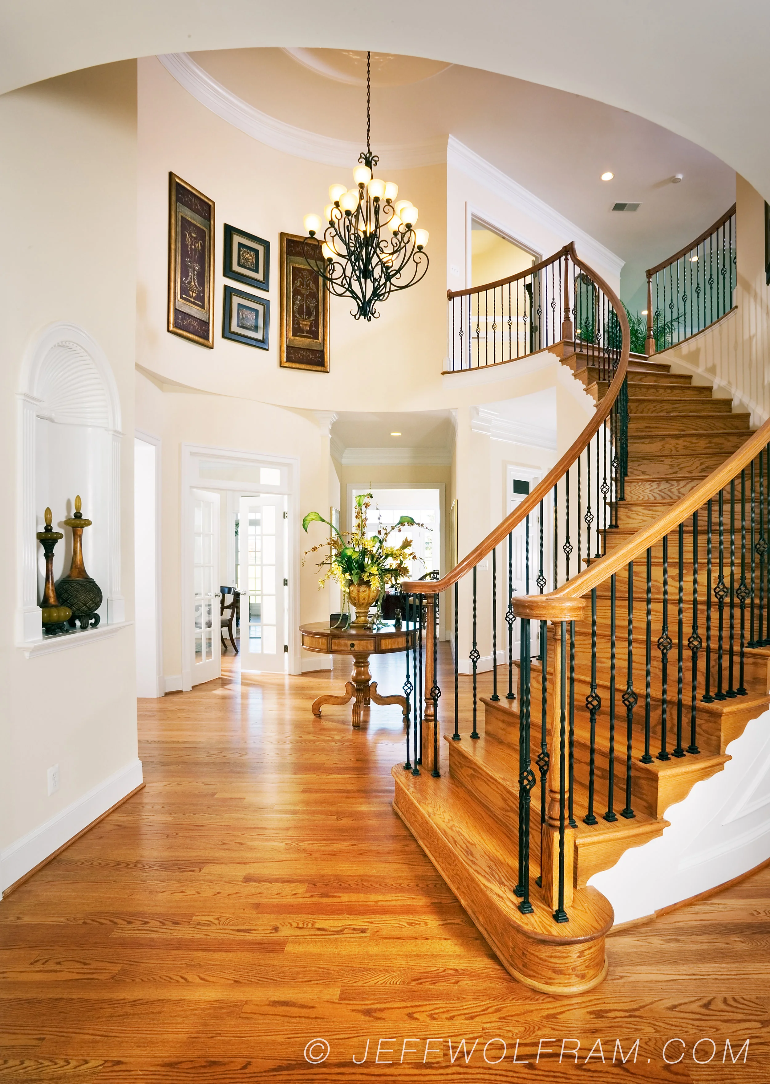 Residential Interior entrance photographed by interior photographer Jeff Wolfram