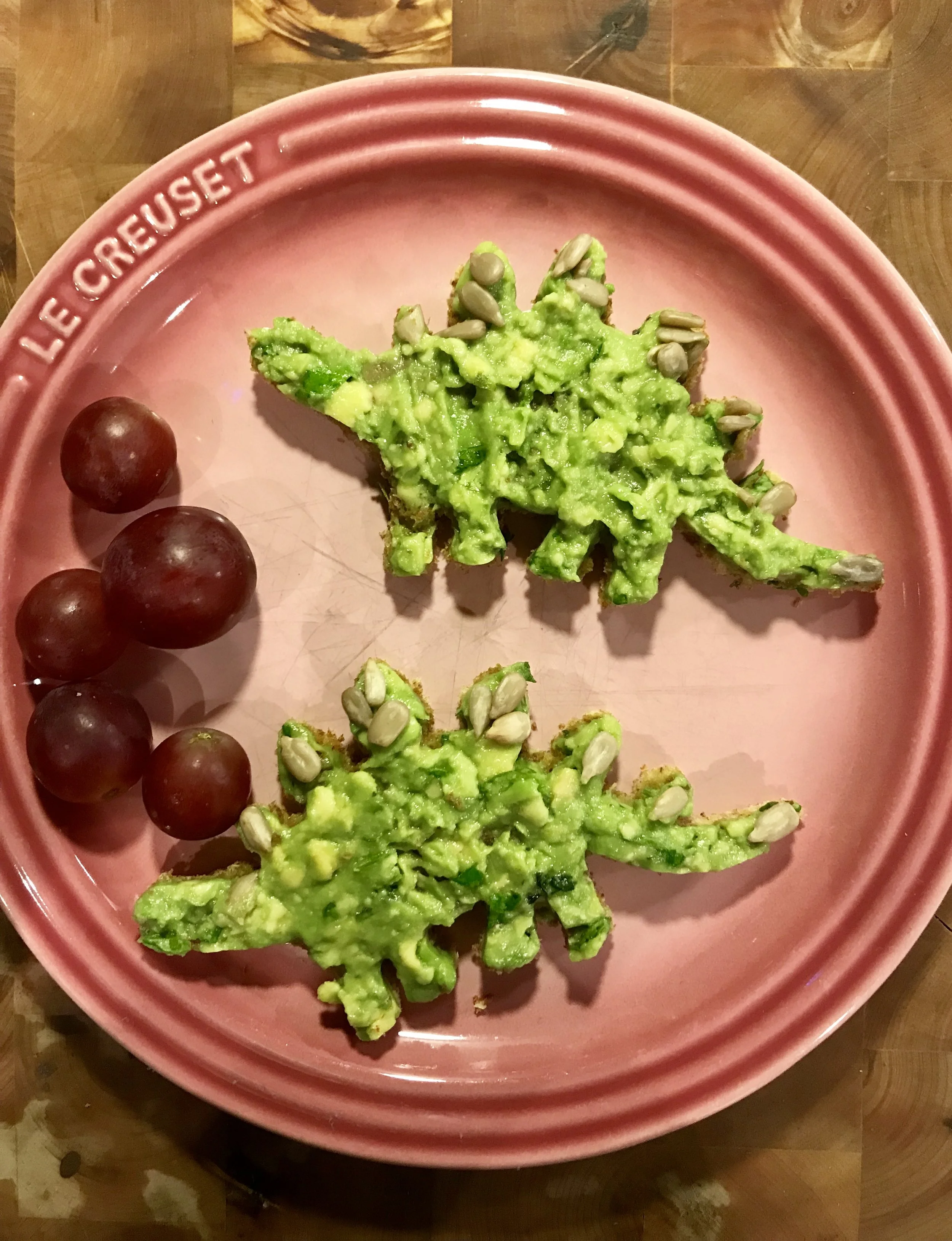 And there you have it, Dino Toast! I did find that I had to tidy up some areas using a knife but it was no biggie and in this pic I've used Sunflower seeds instead of Pumpkin seeds to decorate. All optional. 